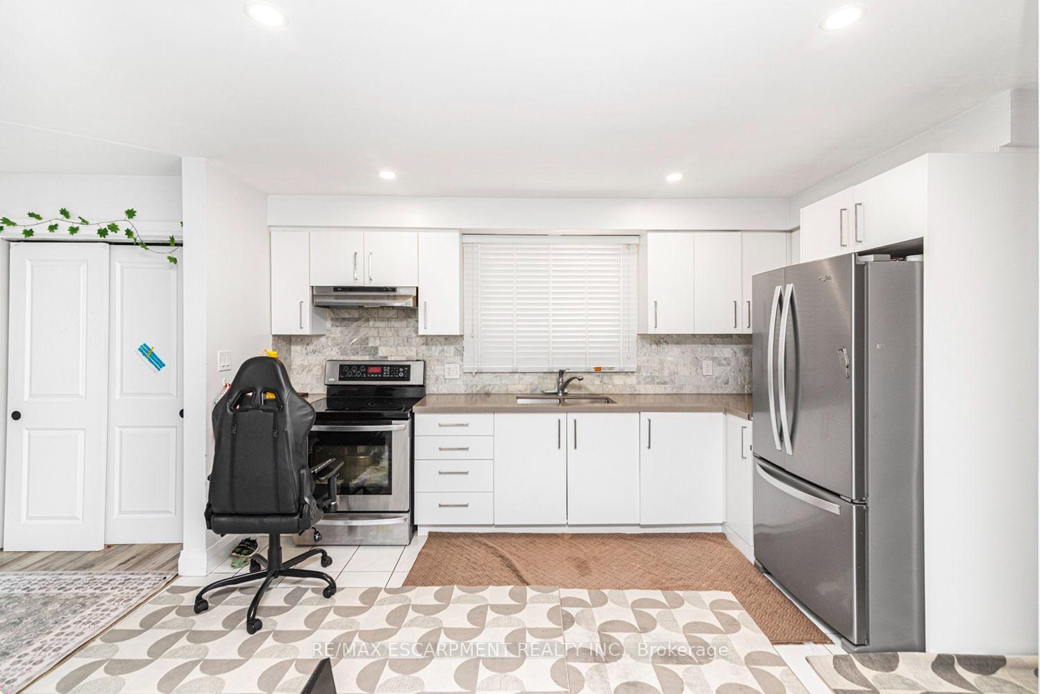 Photo 7 of 418 Fairfield Avenue, Hamilton, Homeside — HOMEH