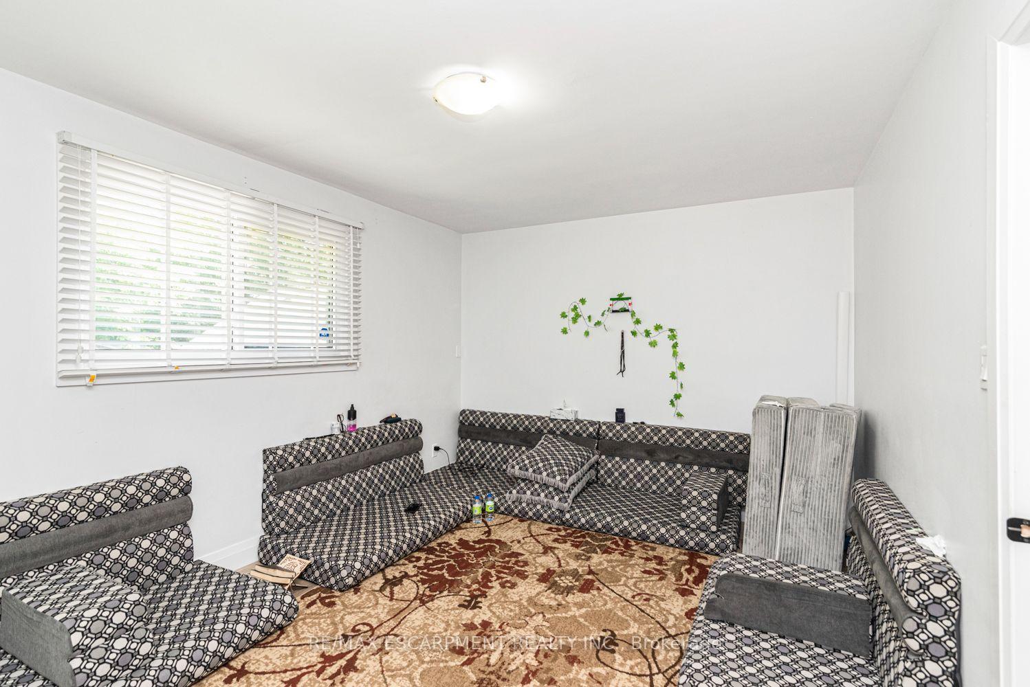 Photo 9 of 418 Fairfield Avenue, Hamilton, Homeside — HOMEH