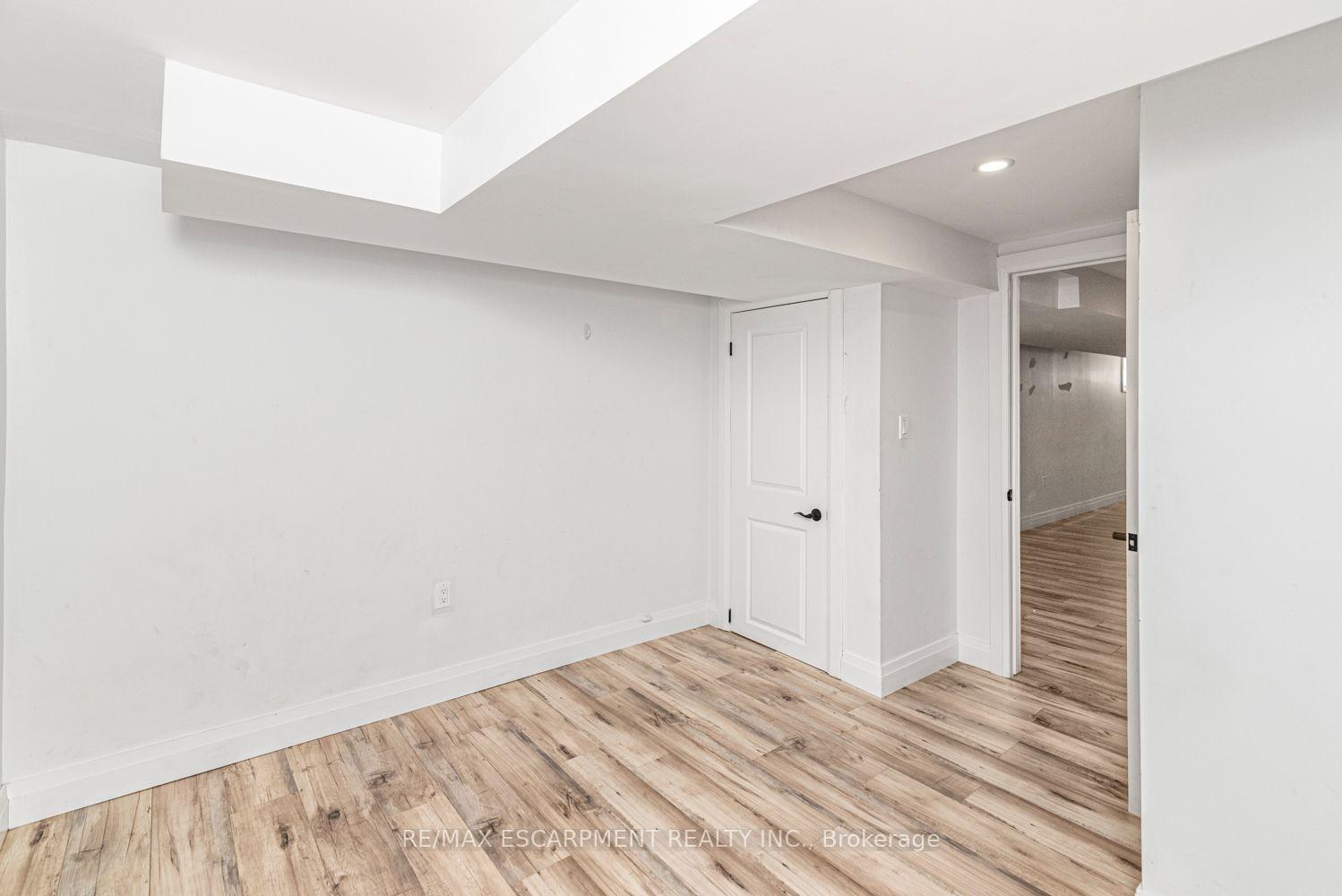 Photo 17 of 418 Fairfield Avenue, Hamilton, Homeside — HOMEH