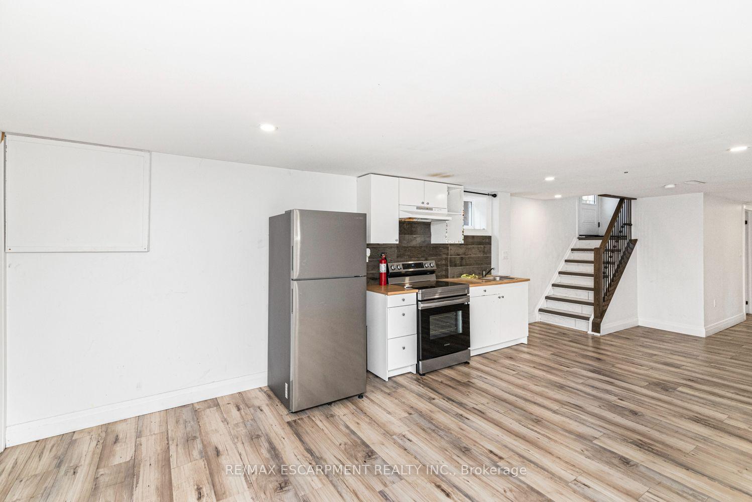 Photo 21 of 418 Fairfield Avenue, Hamilton, Homeside — HOMEH
