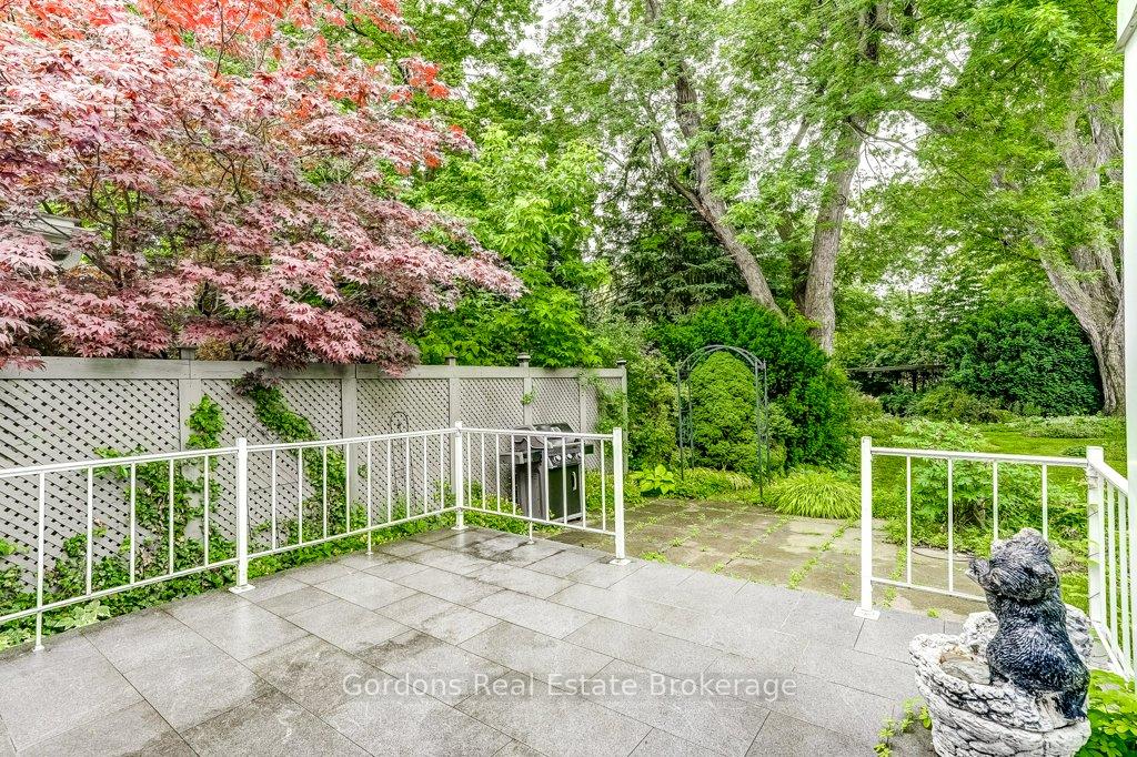 Photo 5 of 182 Burnhamthorpe Road, Etobicoke, Islington-City Centre West — HOMEH