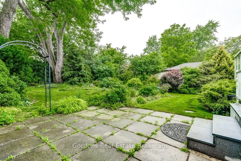 Photo 7 of 182 Burnhamthorpe Road, Etobicoke, Islington-City Centre West — HOMEH