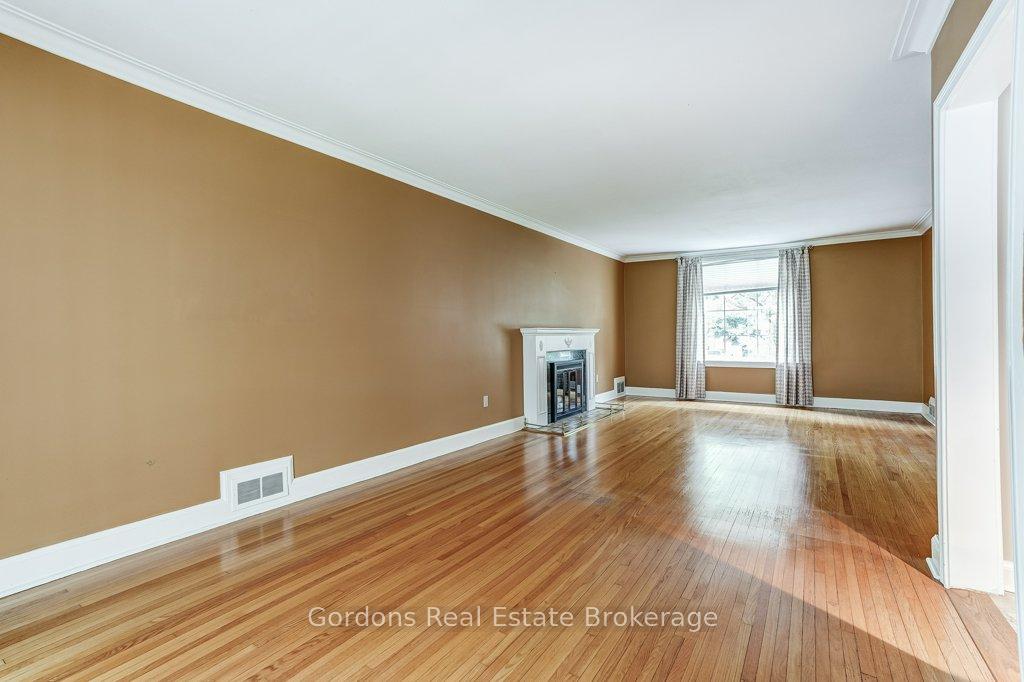Photo 19 of 182 Burnhamthorpe Road, Etobicoke, Islington-City Centre West — HOMEH