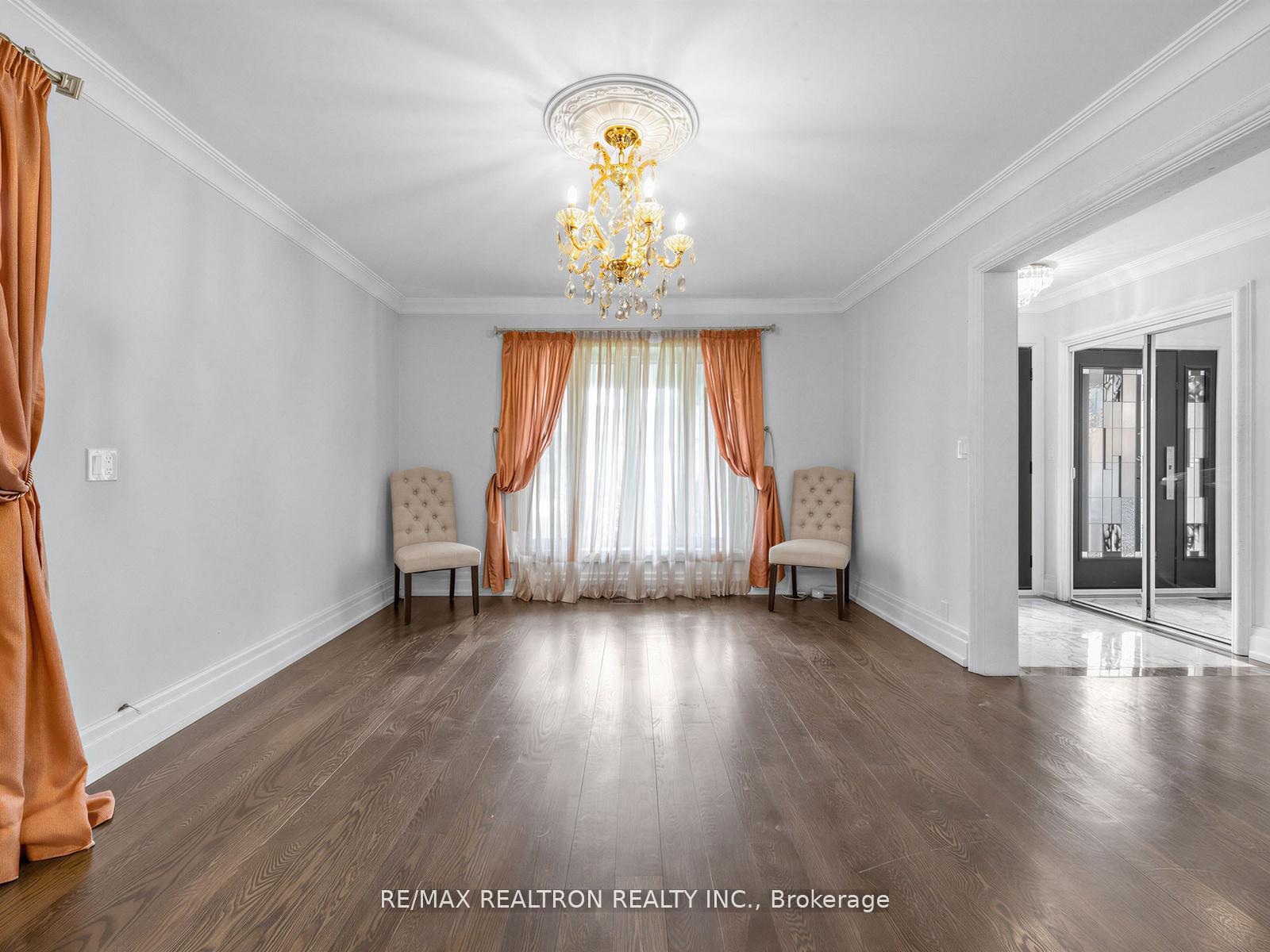 Photo 4 of 44 Pineway Boulevard W, North York, Bayview Woods-Steeles — HOMEH