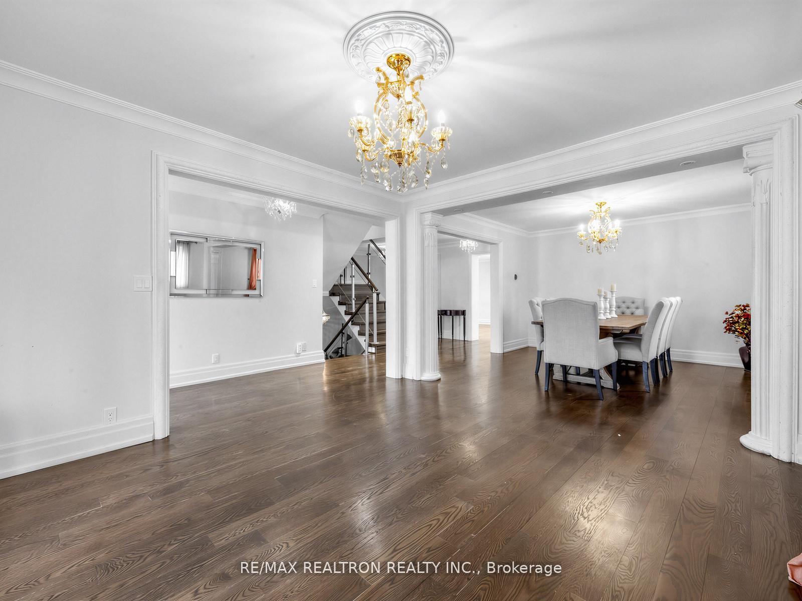 Photo 5 of 44 Pineway Boulevard W, North York, Bayview Woods-Steeles — HOMEH