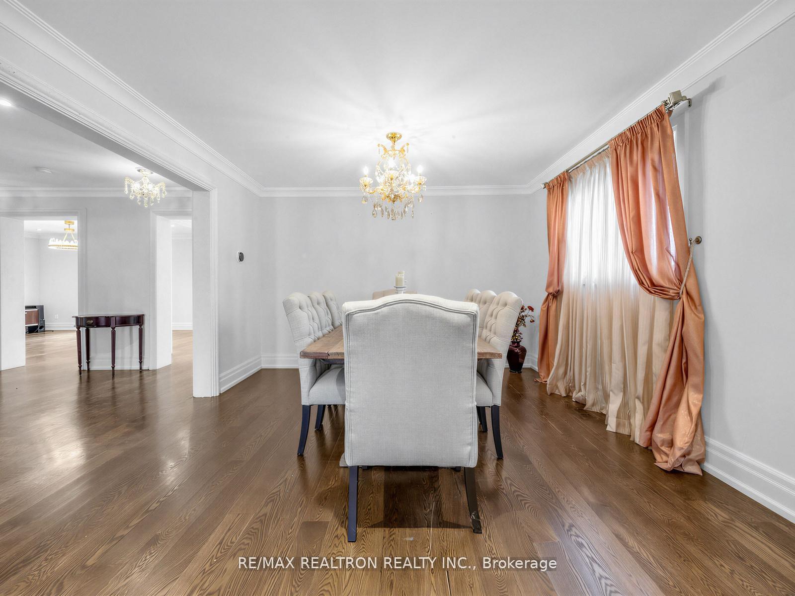 Photo 6 of 44 Pineway Boulevard W, North York, Bayview Woods-Steeles — HOMEH