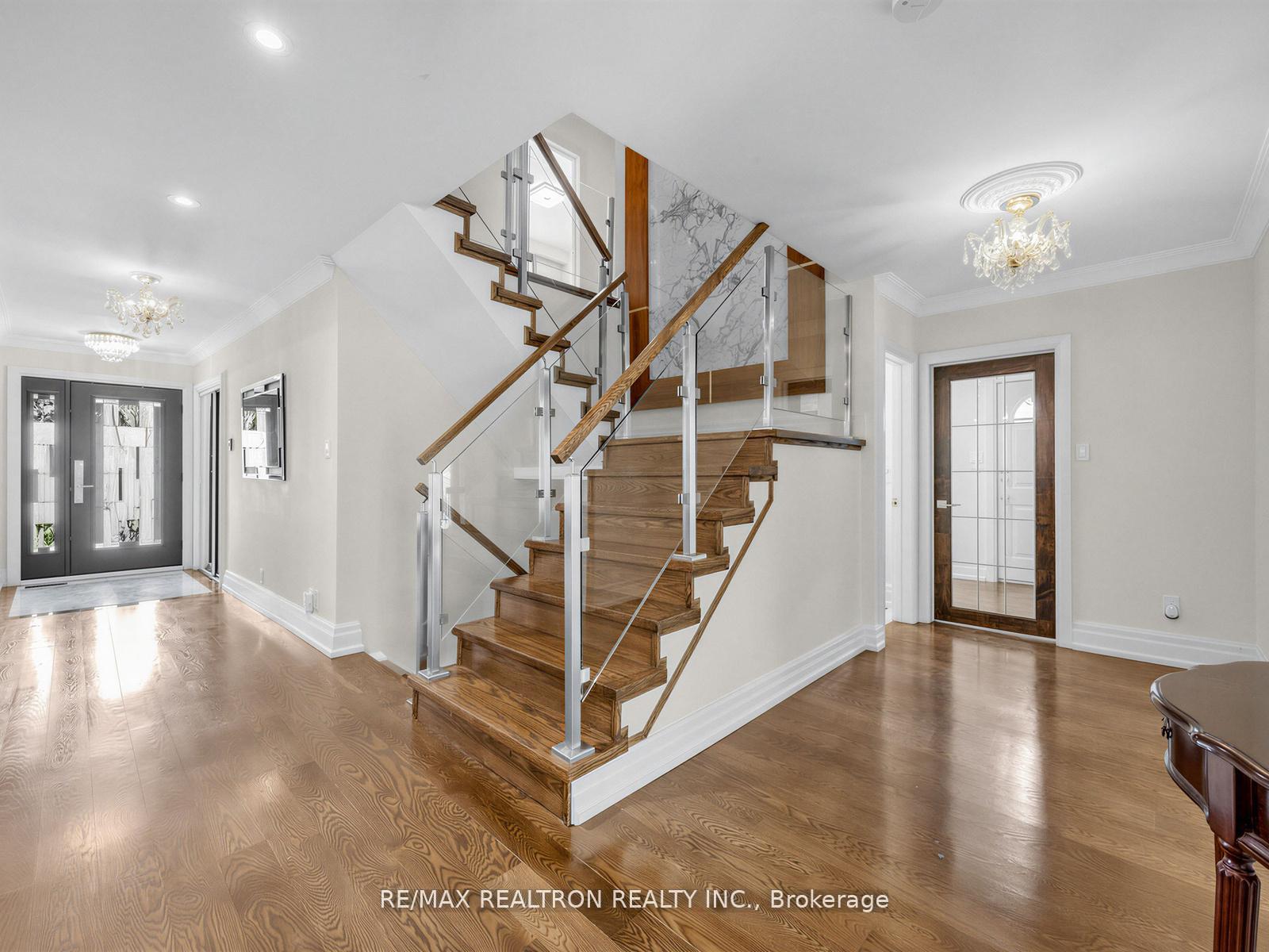 Photo 17 of 44 Pineway Boulevard W, North York, Bayview Woods-Steeles — HOMEH