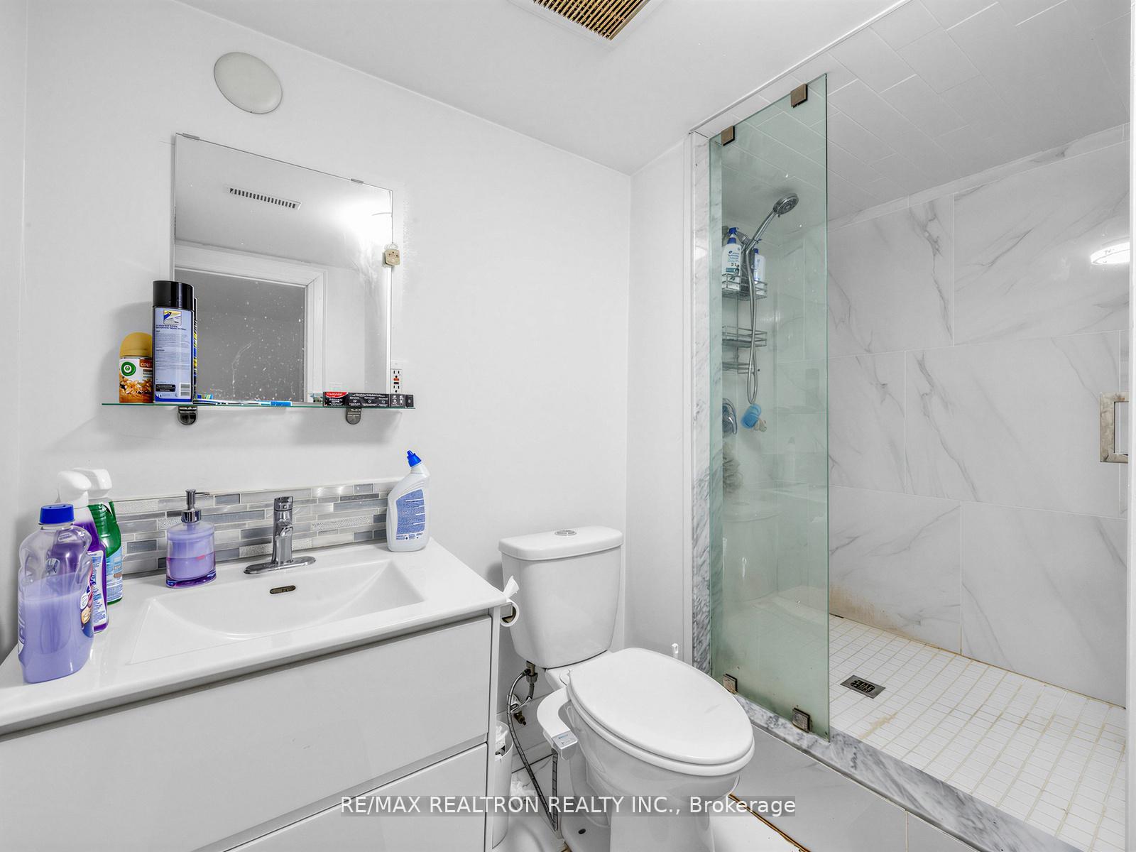 Photo 33 of 44 Pineway Boulevard W, North York, Bayview Woods-Steeles — HOMEH