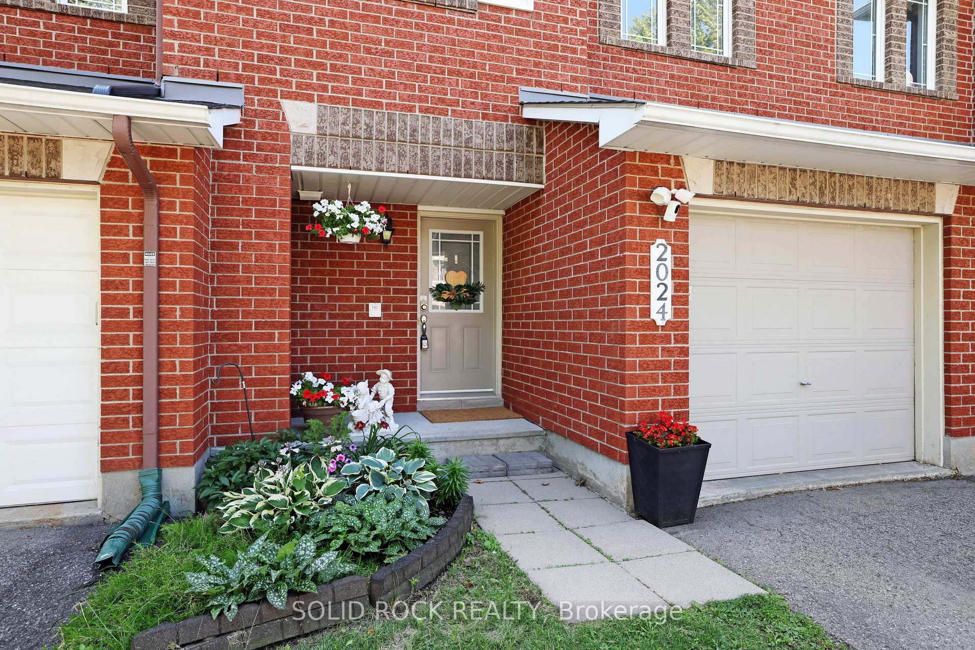 Photo 2 of 2024 Boisfranc Circle, Ottawa, Avalon East — HOMEH