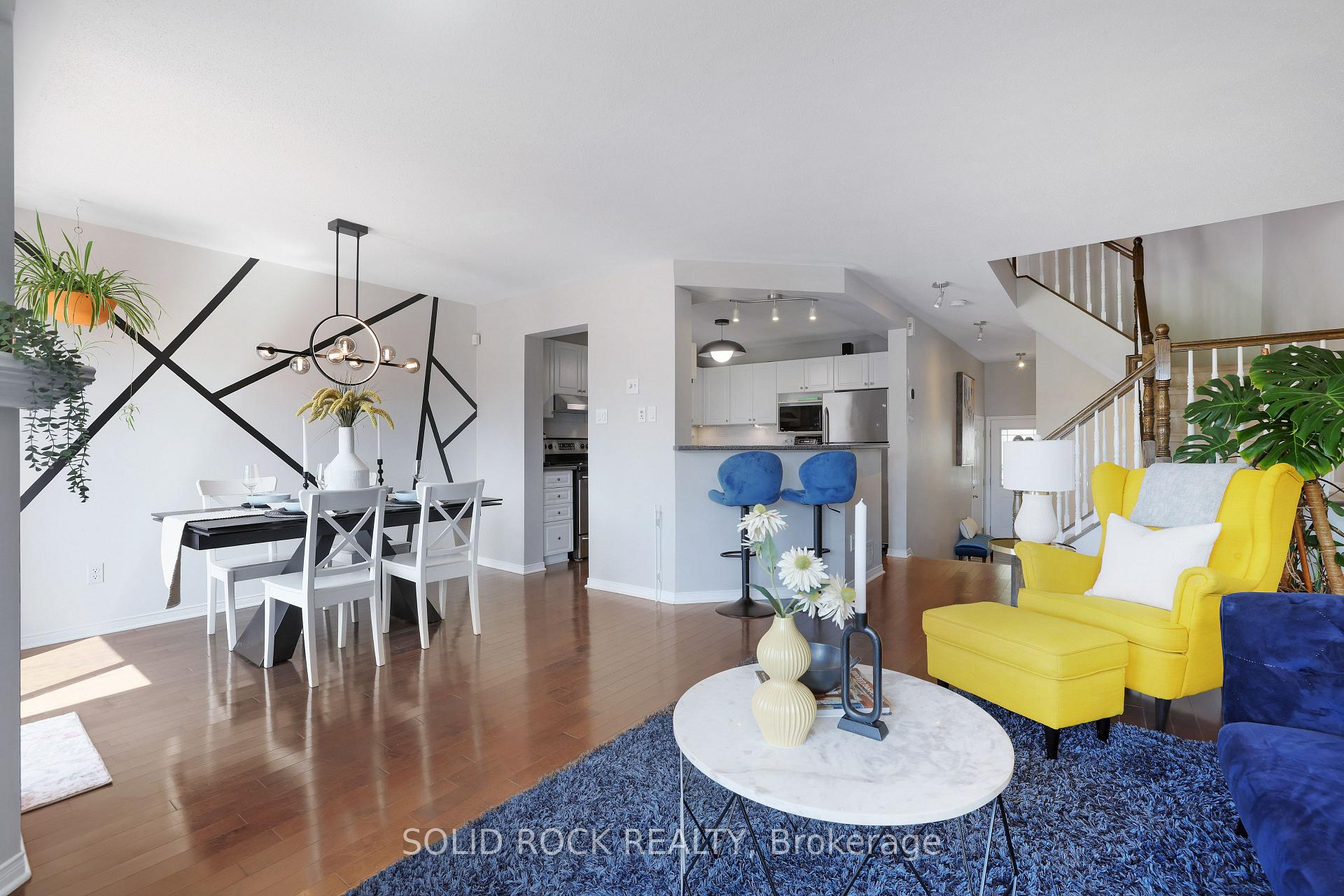 Photo 5 of 2024 Boisfranc Circle, Ottawa, Avalon East — HOMEH