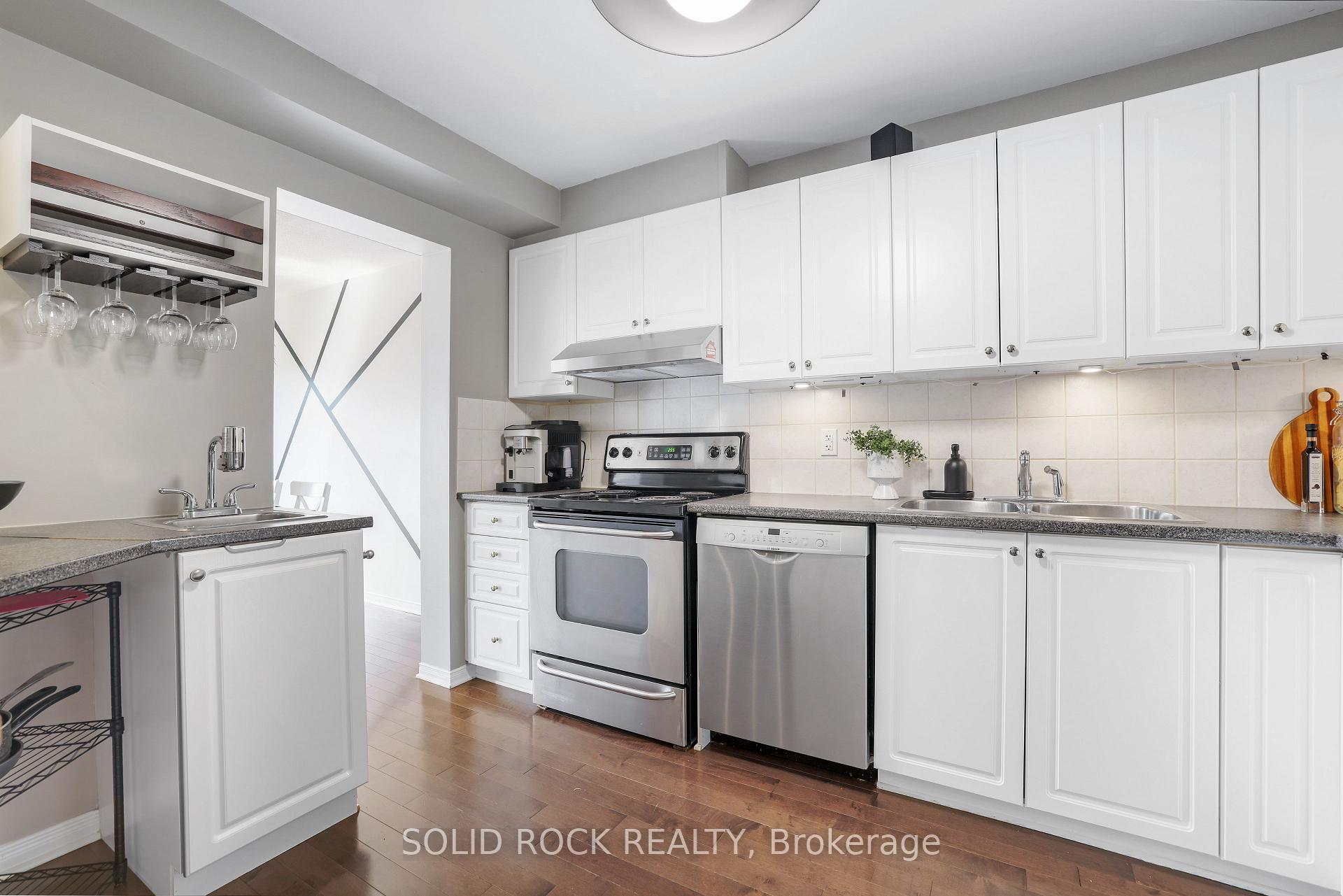 Photo 12 of 2024 Boisfranc Circle, Ottawa, Avalon East — HOMEH