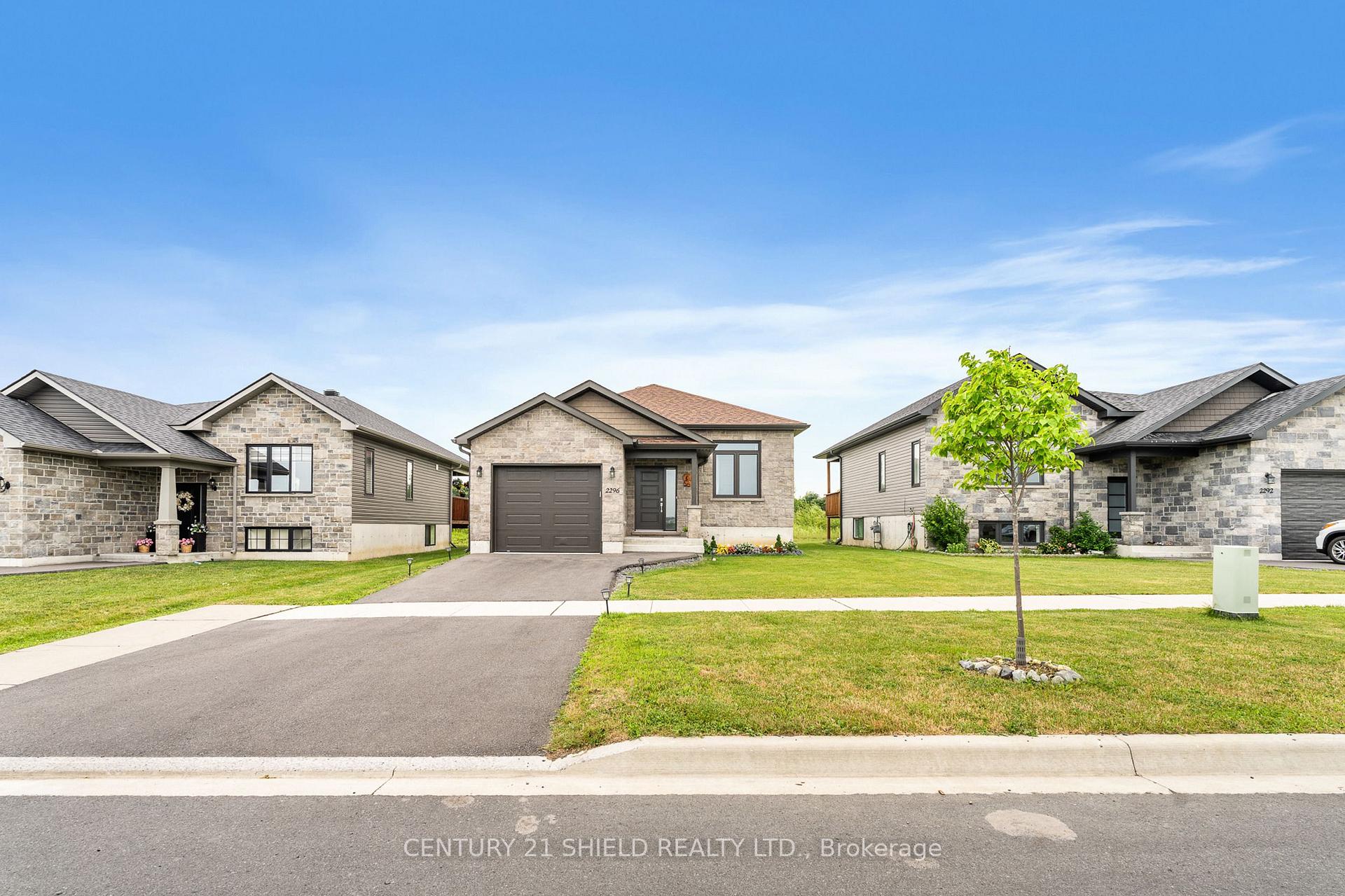 Photo 4 of 2296 Crewson Court, Cornwall, Cornwall — HOMEH