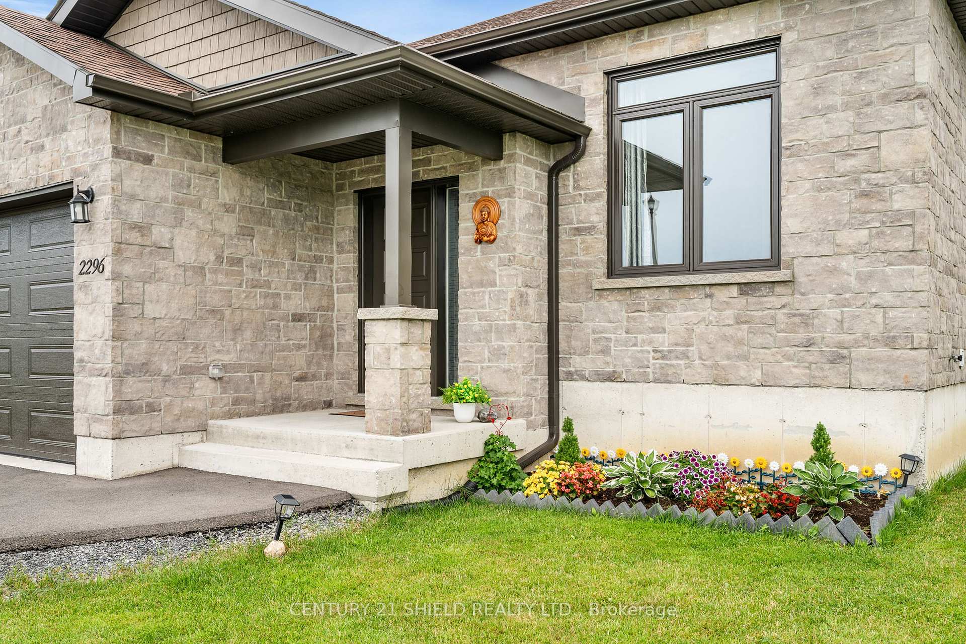Photo 6 of 2296 Crewson Court, Cornwall, Cornwall — HOMEH