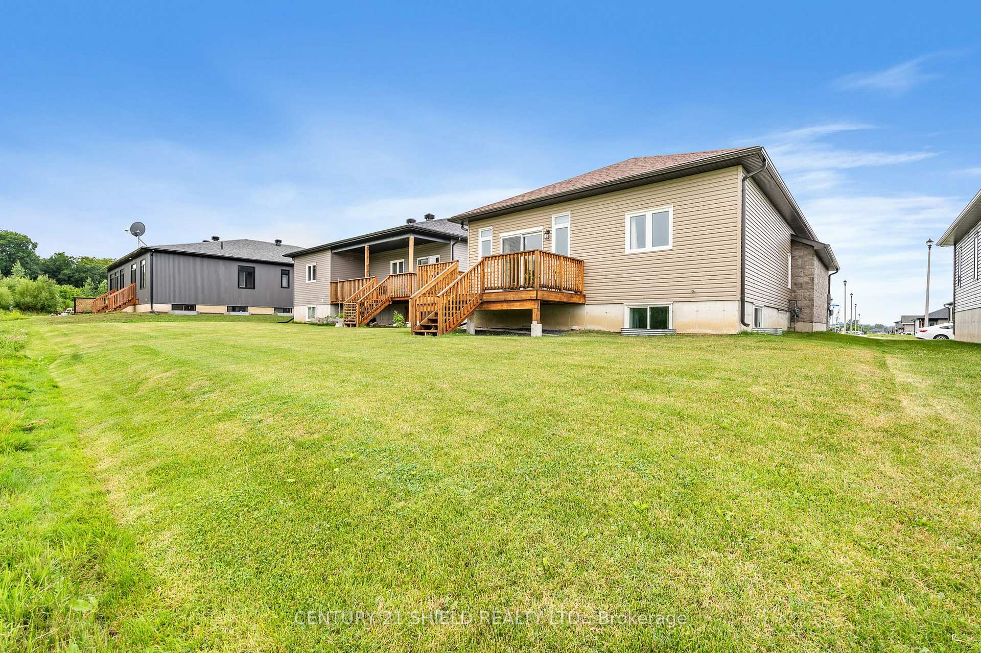 Photo 8 of 2296 Crewson Court, Cornwall, Cornwall — HOMEH
