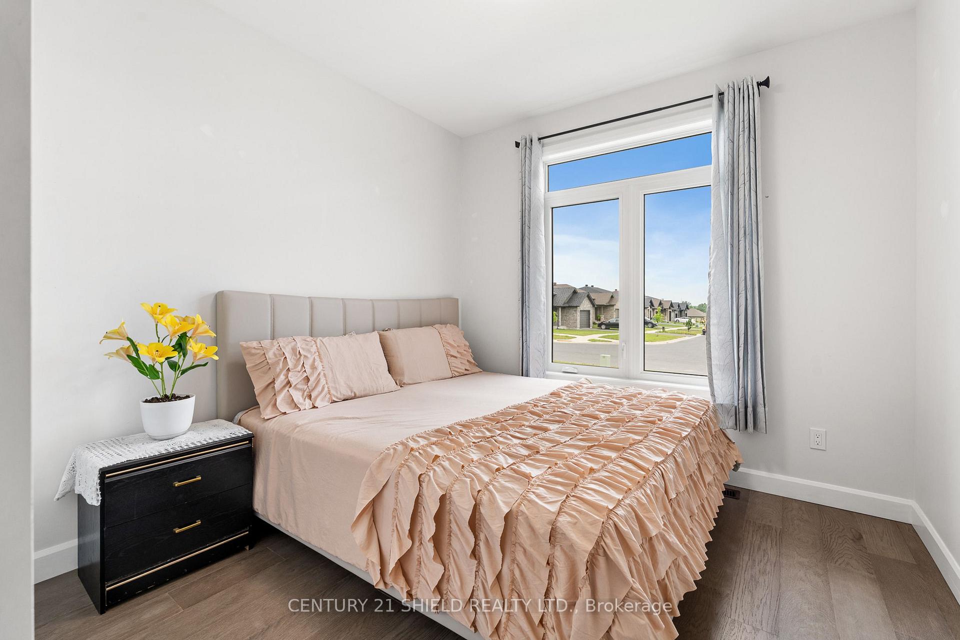 Photo 36 of 2296 Crewson Court, Cornwall, Cornwall — HOMEH