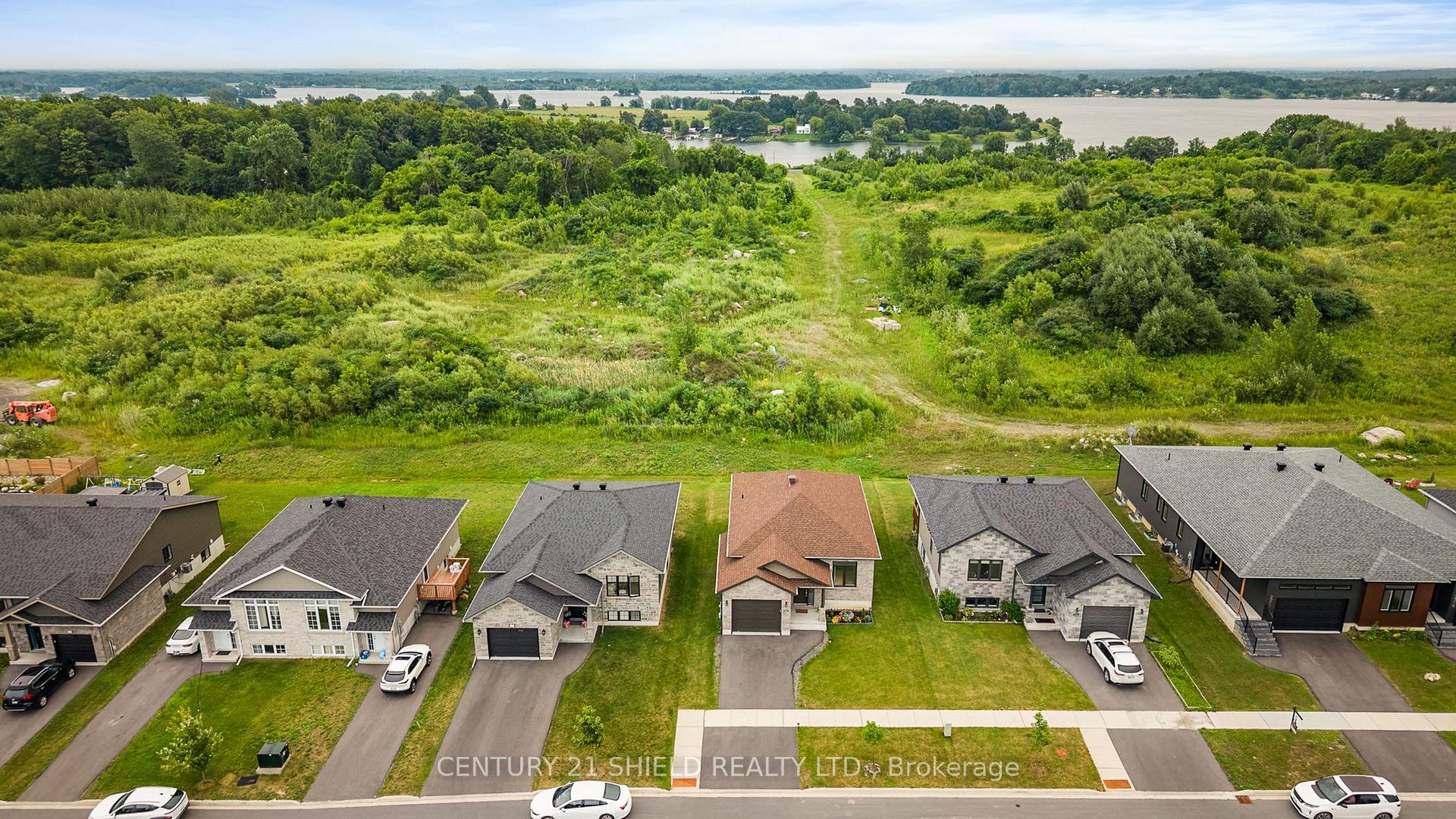 Photo 47 of 2296 Crewson Court, Cornwall, Cornwall — HOMEH