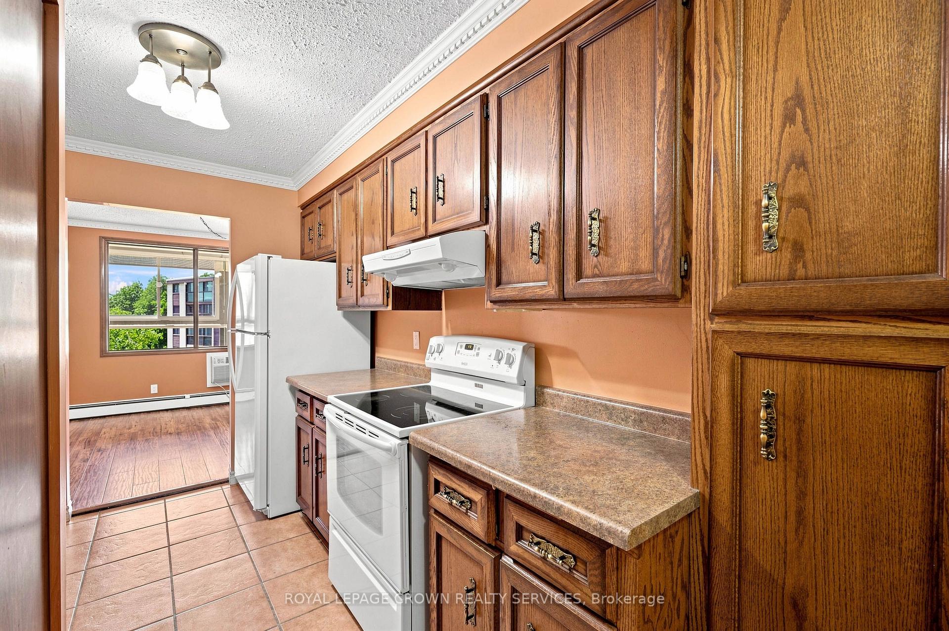 Photo 15 of Unit 406, 400 Champlain Boulevard, Cambridge, Christopher-Champlain — HOMEH