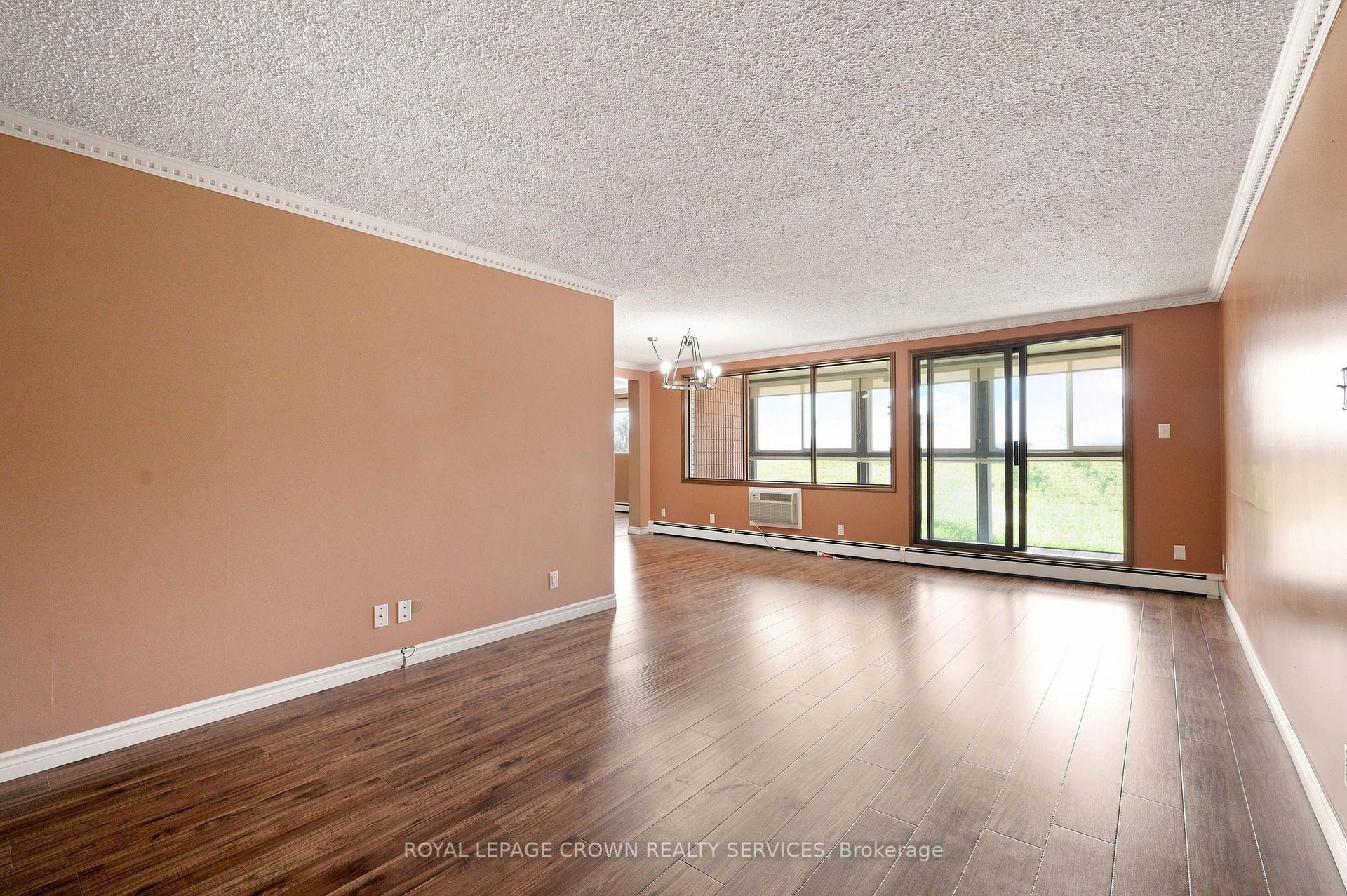 Photo 23 of Unit 406, 400 Champlain Boulevard, Cambridge, Christopher-Champlain — HOMEH