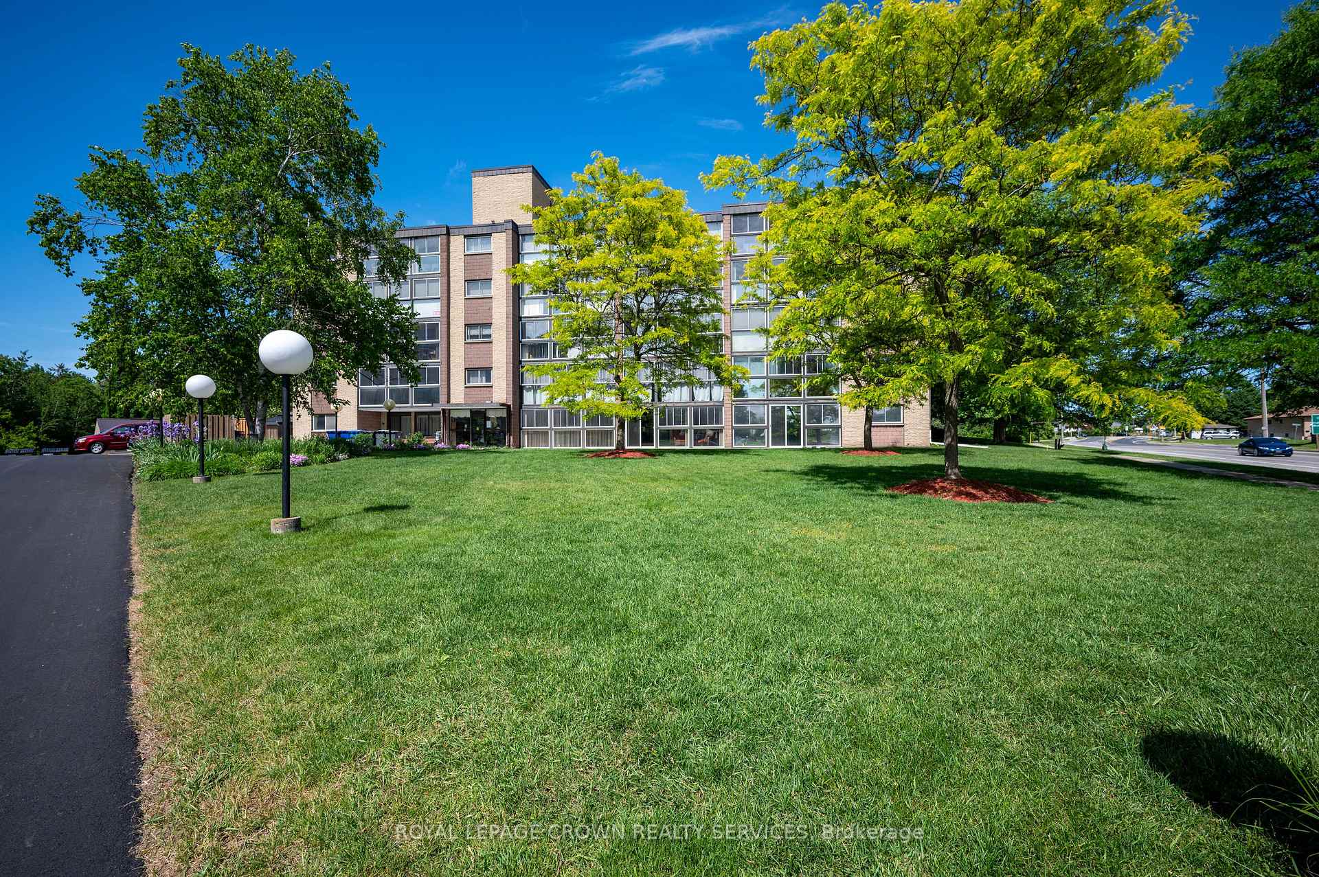 Photo 45 of Unit 406, 400 Champlain Boulevard, Cambridge, Christopher-Champlain — HOMEH