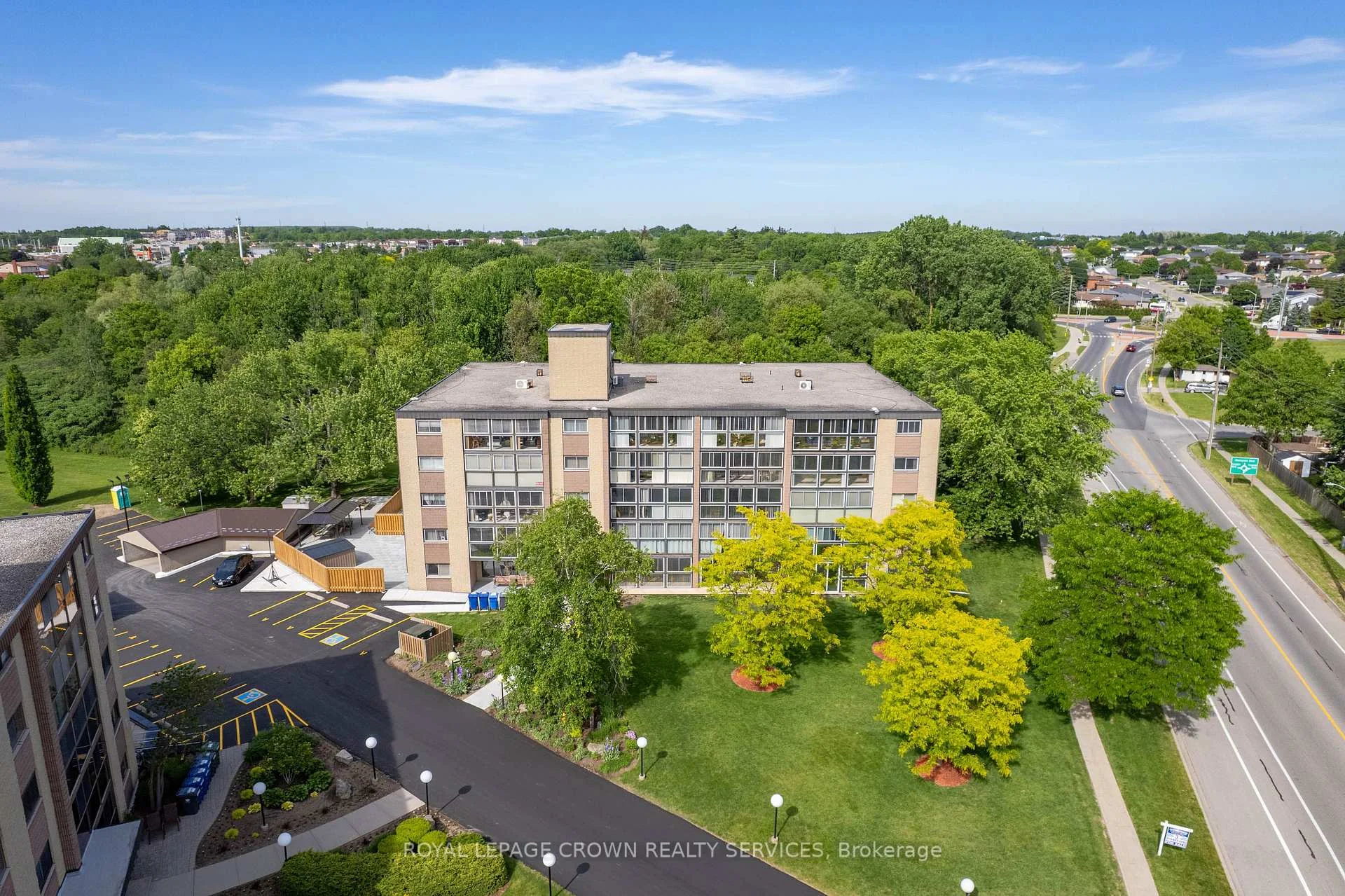 Photo 2 of Unit 406, 400 Champlain Boulevard, Cambridge, Christopher-Champlain — HOMEH