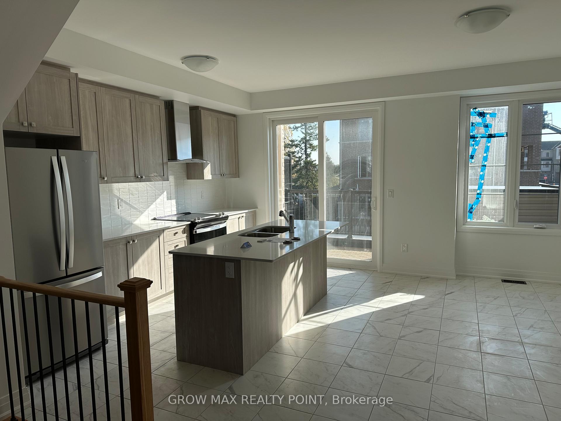 Photo 5 of 52 Waterside Way, Whitby, Port Whitby — HOMEH