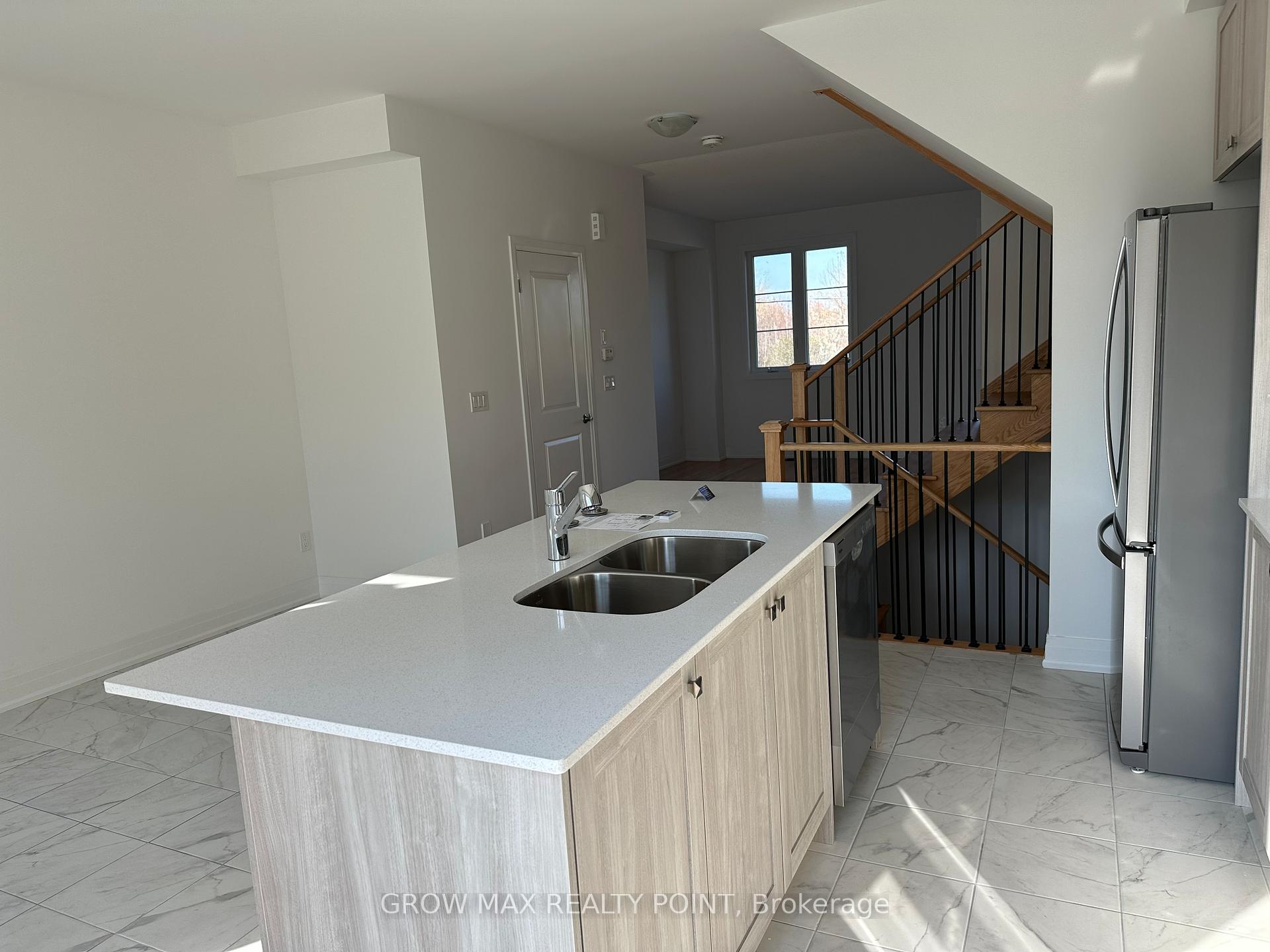 Photo 7 of 52 Waterside Way, Whitby, Port Whitby — HOMEH