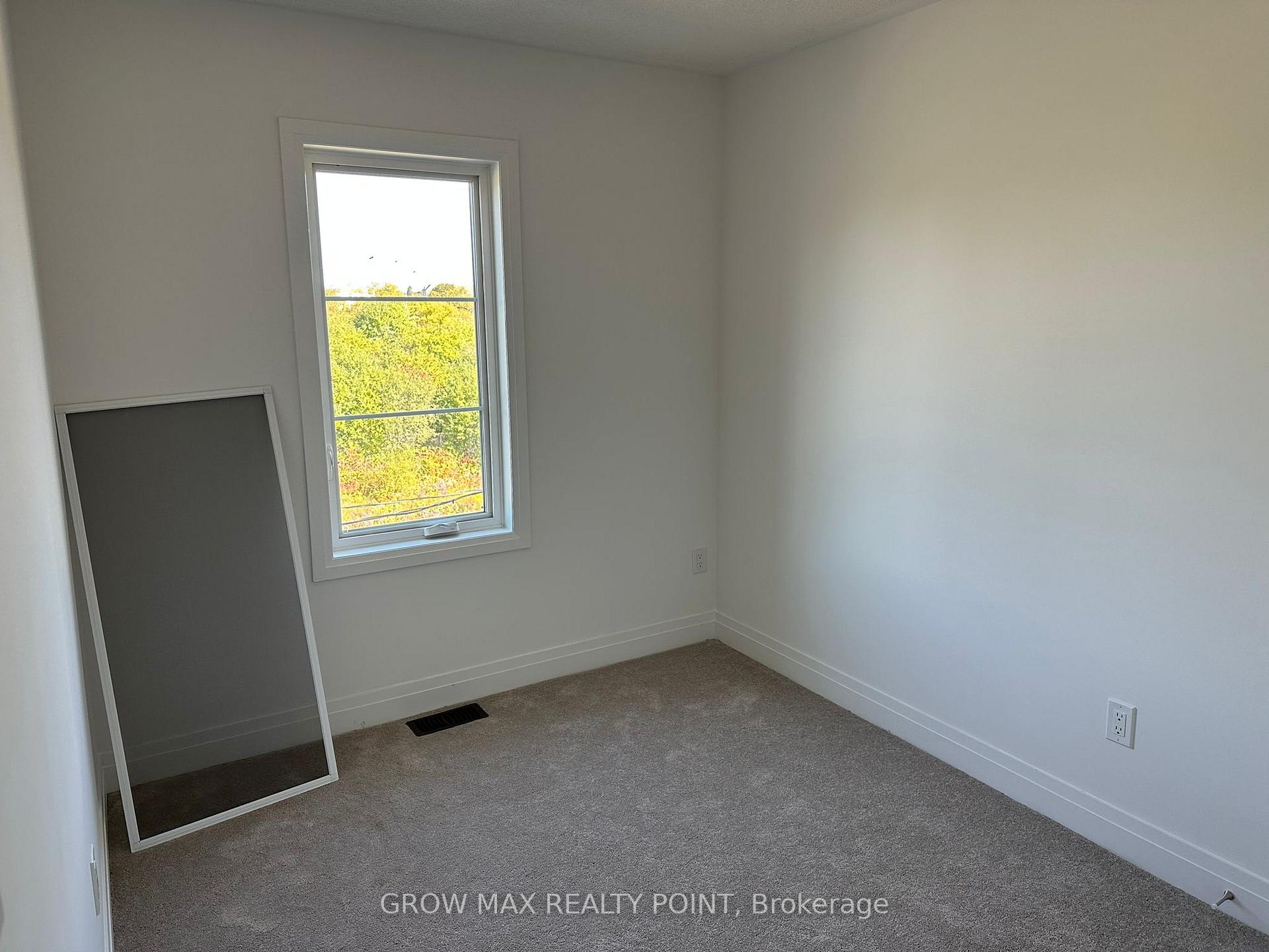 Photo 16 of 52 Waterside Way, Whitby, Port Whitby — HOMEH