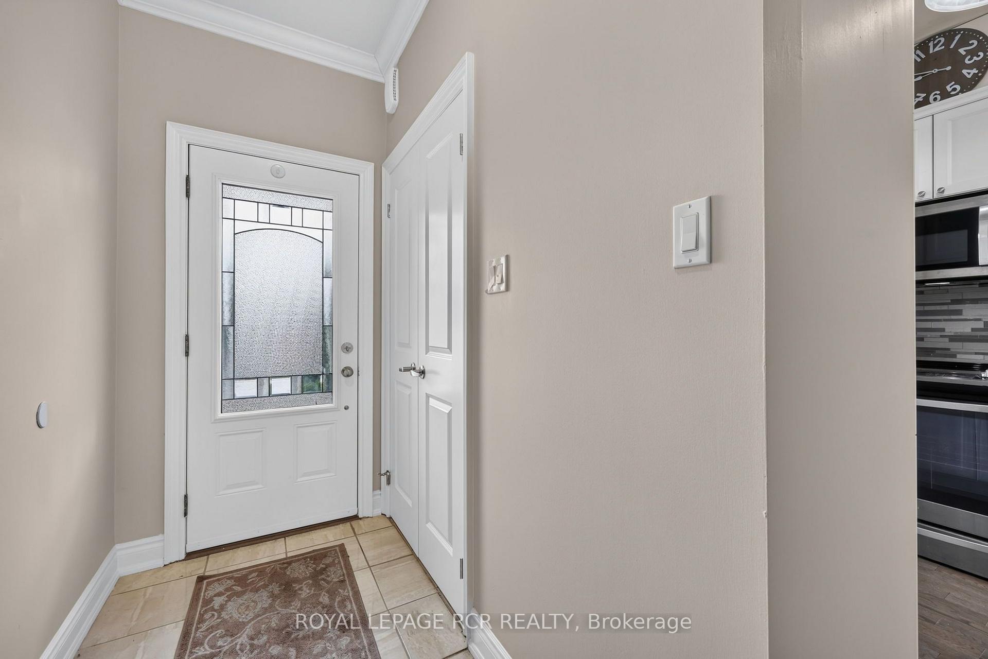 Photo 5 of 55 Kingsmere Crescent, New Tecumseth, Alliston — HOMEH