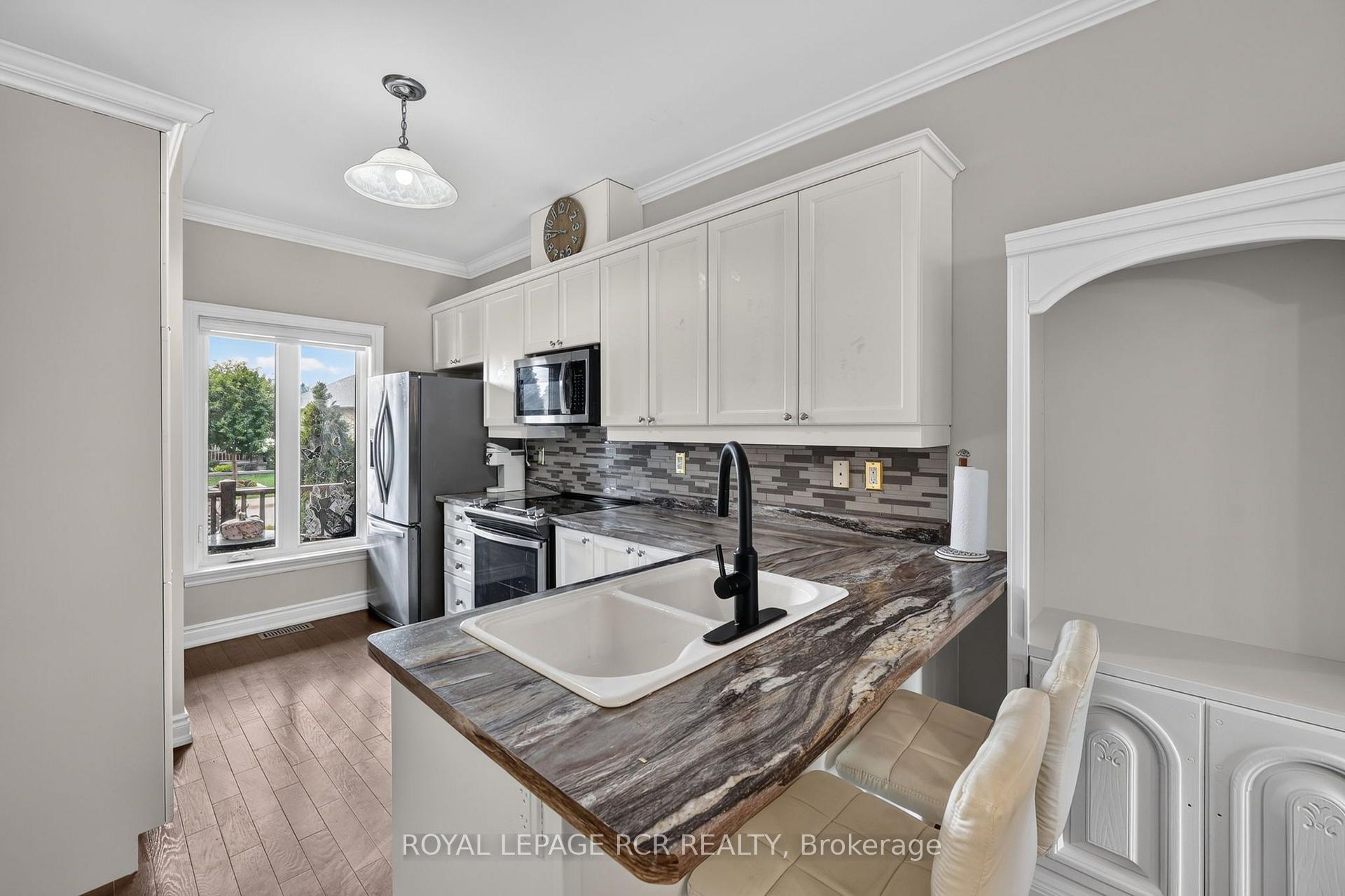 Photo 8 of 55 Kingsmere Crescent, New Tecumseth, Alliston — HOMEH