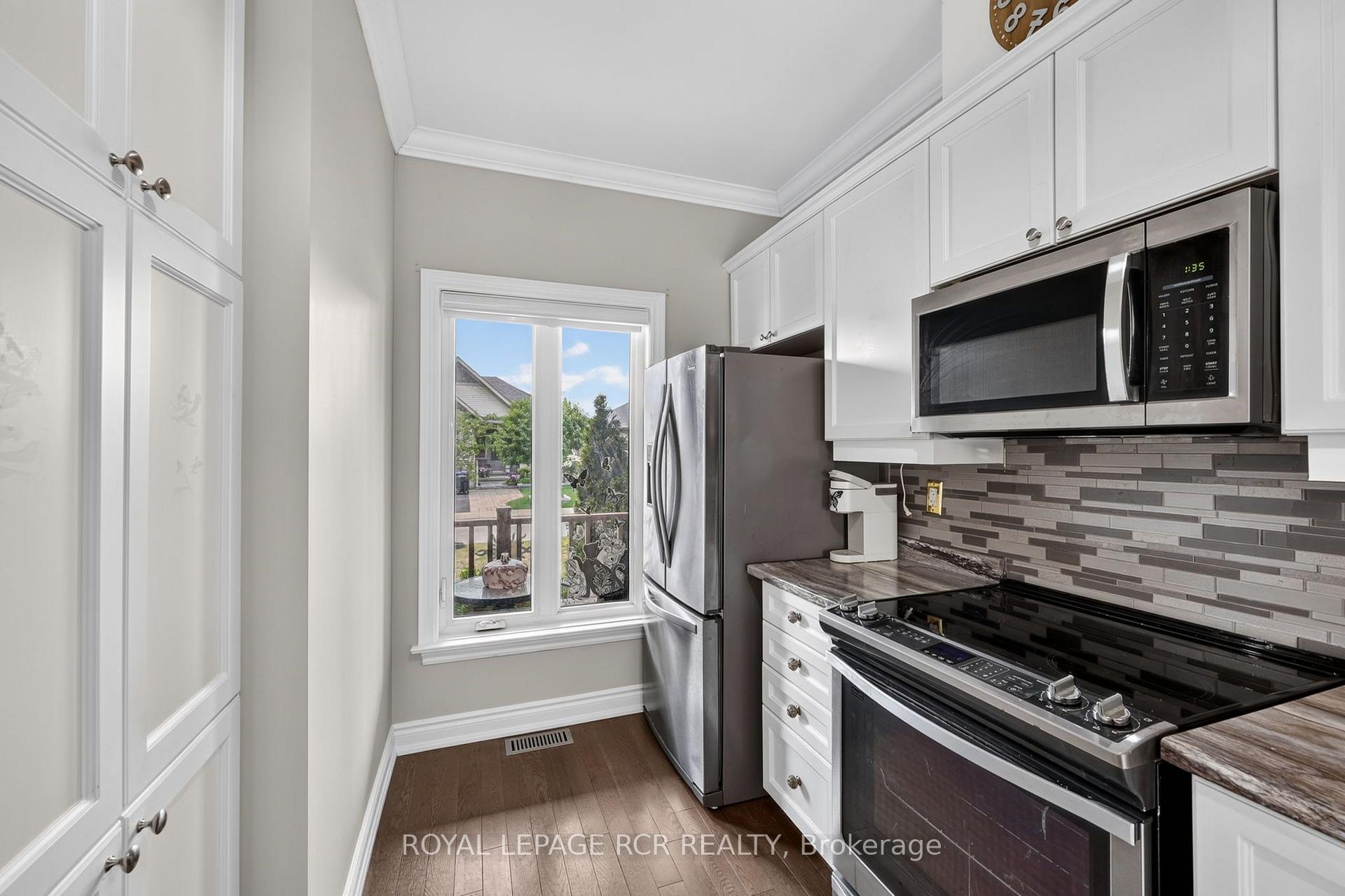 Photo 9 of 55 Kingsmere Crescent, New Tecumseth, Alliston — HOMEH