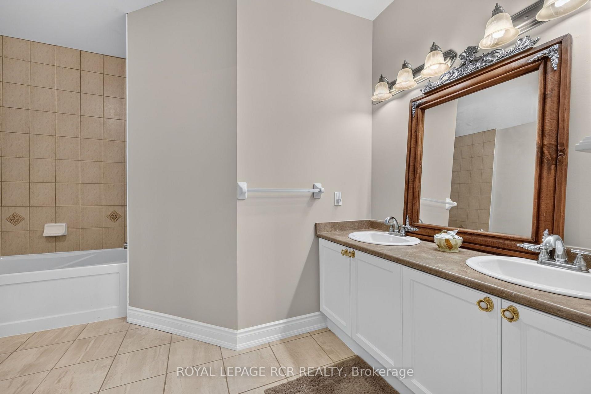Photo 23 of 55 Kingsmere Crescent, New Tecumseth, Alliston — HOMEH