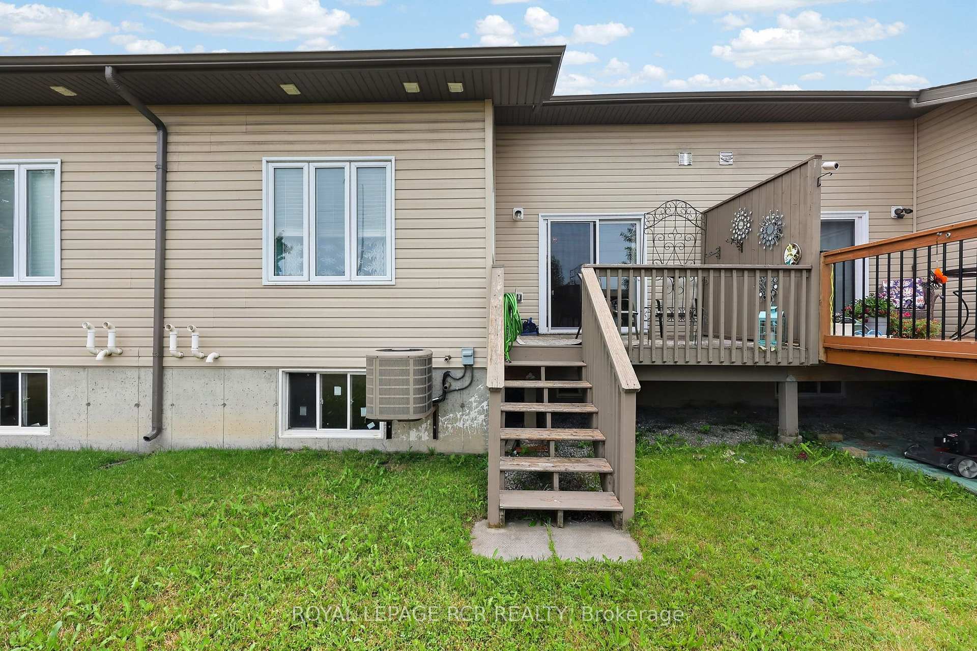 Photo 35 of 55 Kingsmere Crescent, New Tecumseth, Alliston — HOMEH