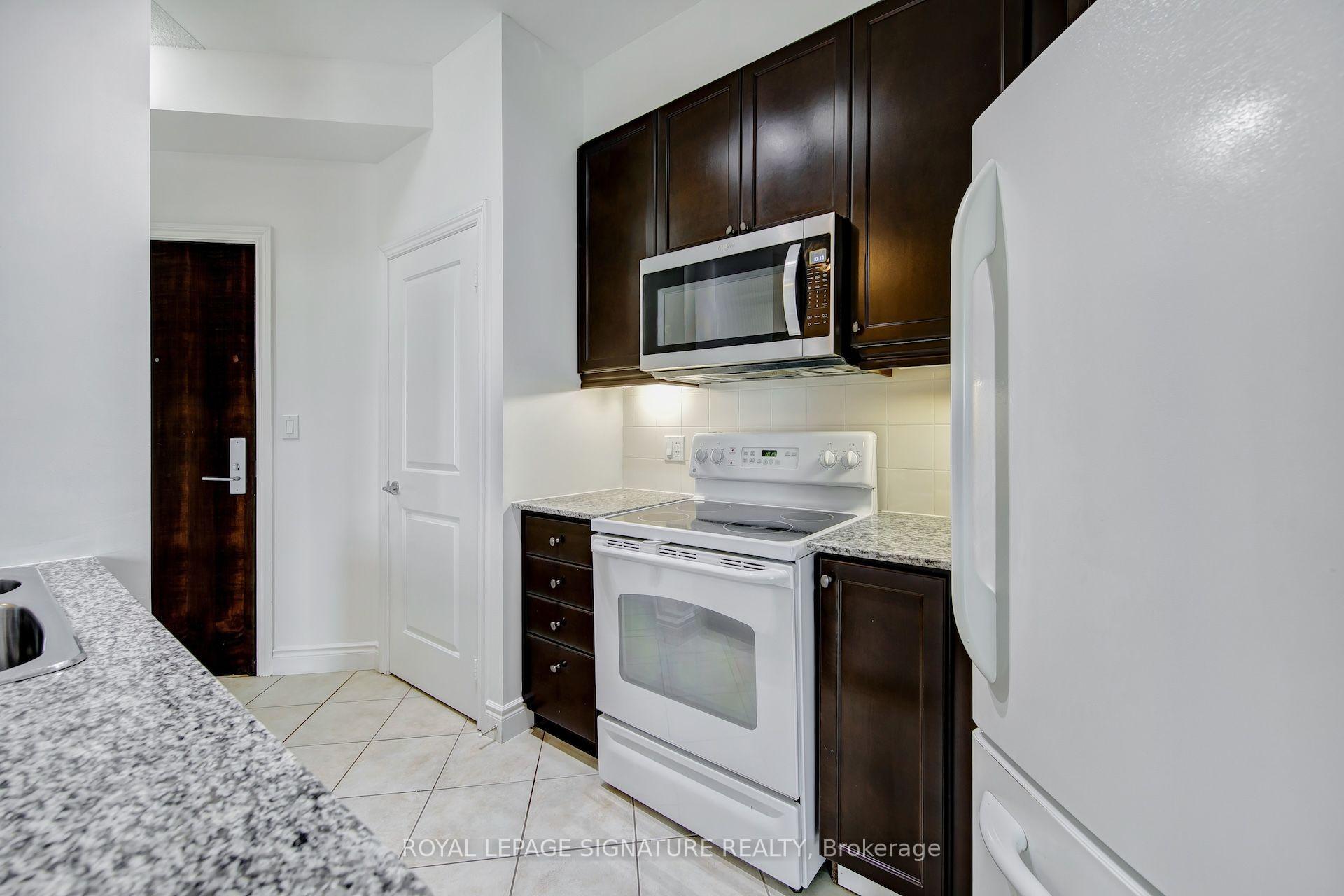 Photo 6 of Unit 307, 25 Earlington Avenue, Etobicoke, Kingsway South — HOMEH