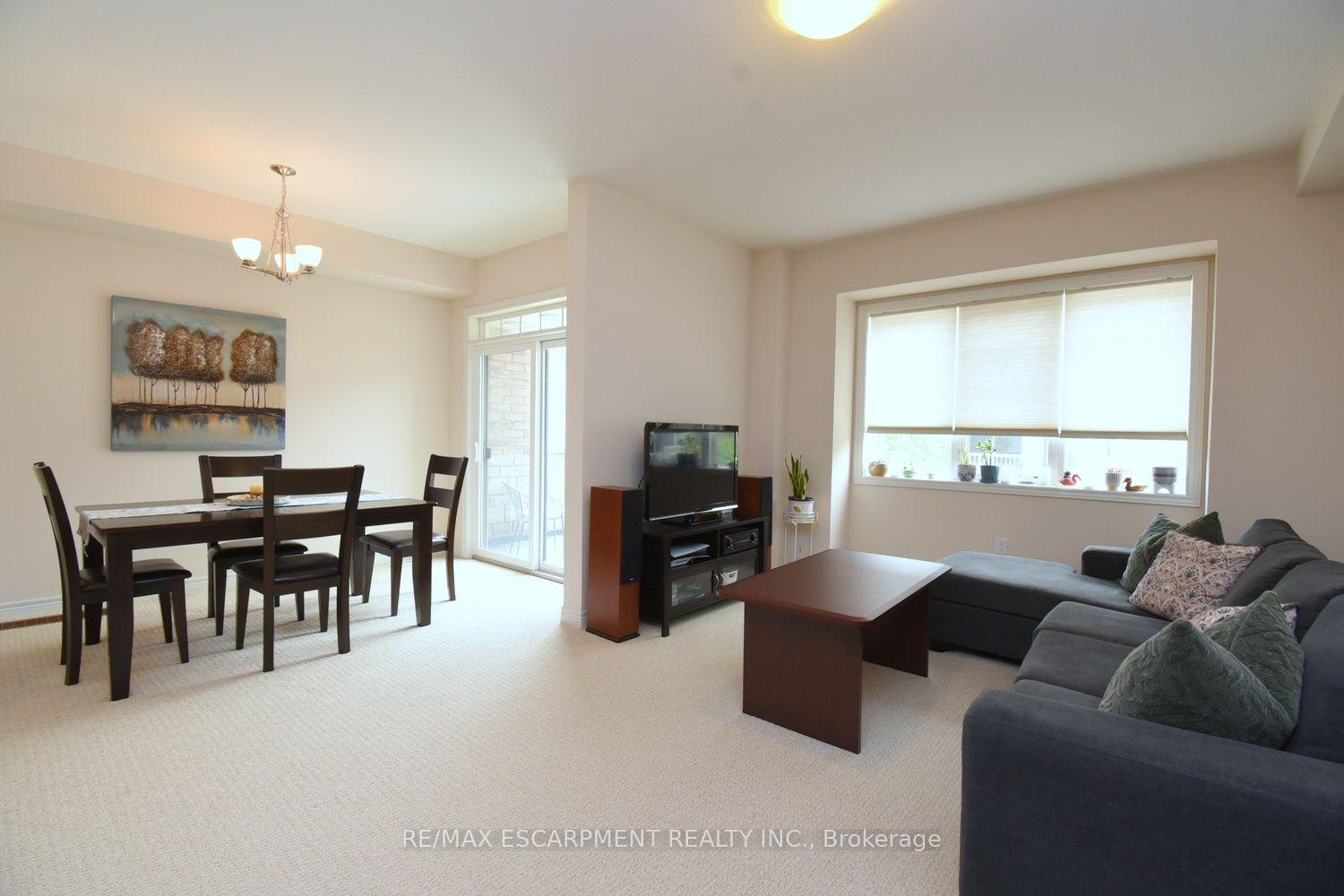 Photo 7 of Unit 43, 201 Westbank Trail, Hamilton, Stoney Creek Mountain — HOMEH