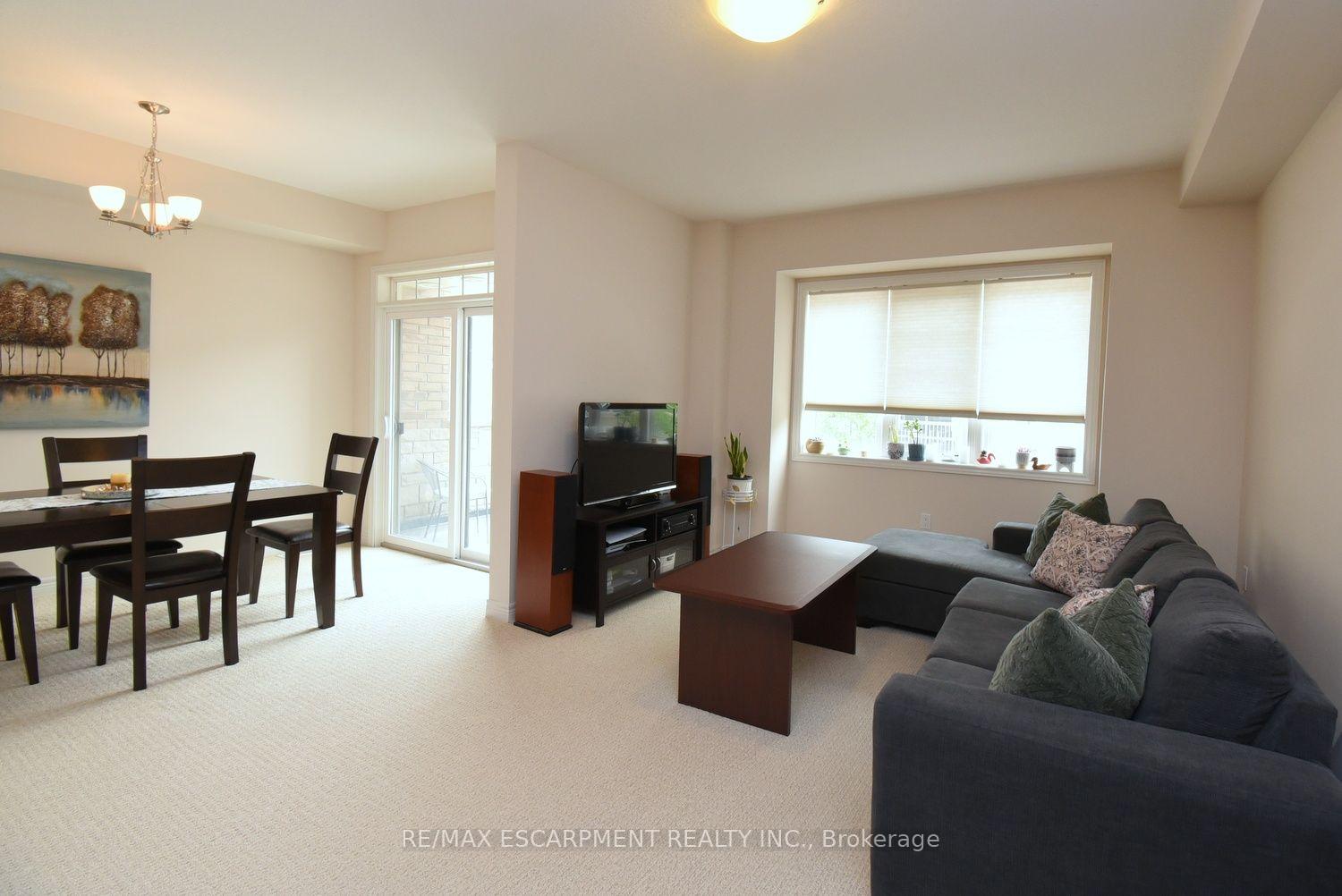 Photo 8 of Unit 43, 201 Westbank Trail, Hamilton, Stoney Creek Mountain — HOMEH