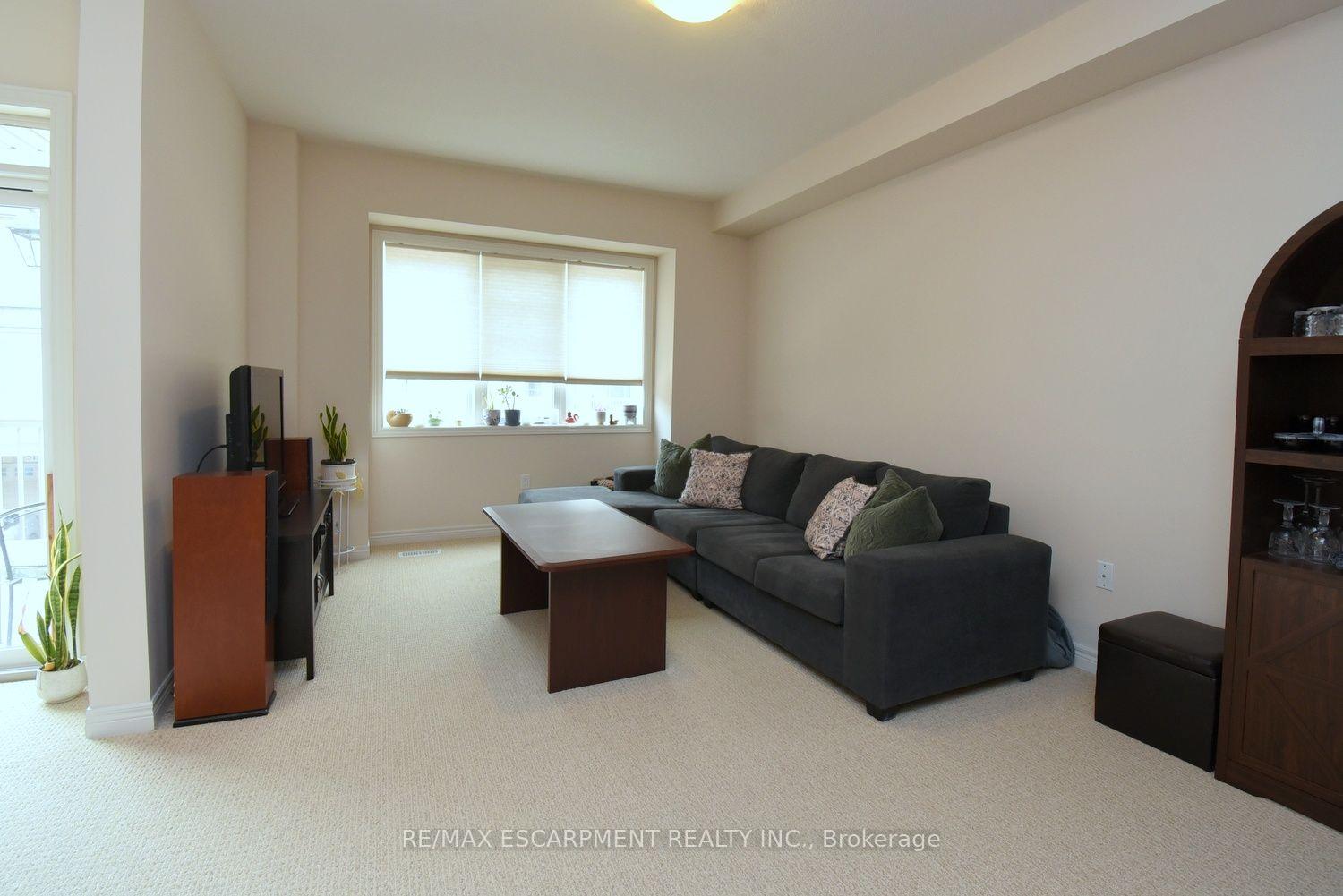 Photo 11 of Unit 43, 201 Westbank Trail, Hamilton, Stoney Creek Mountain — HOMEH