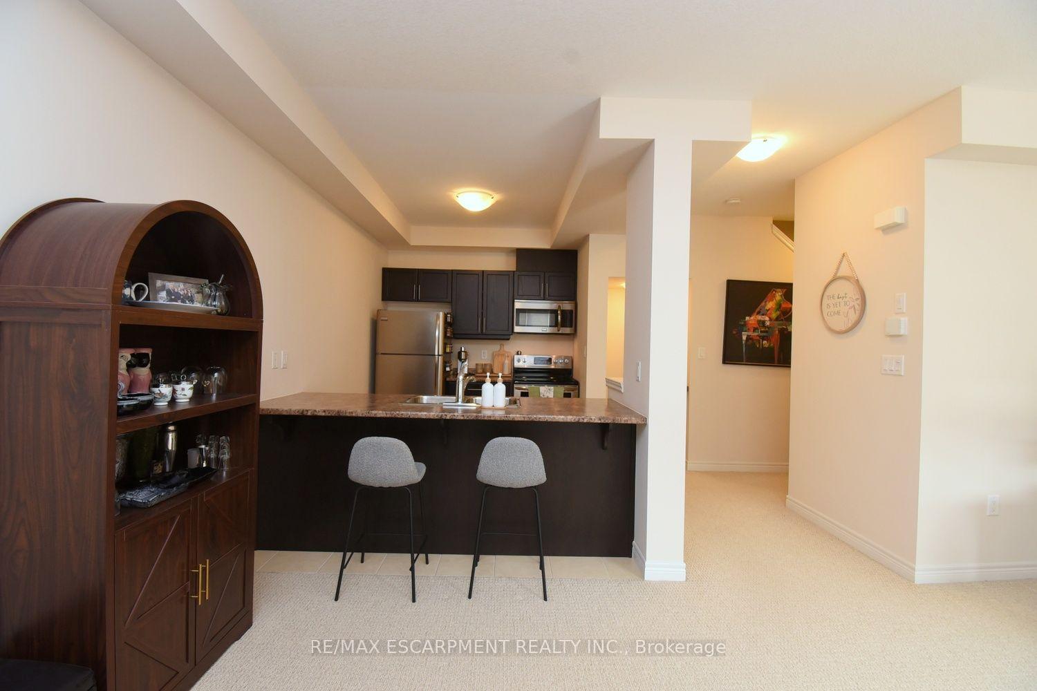 Photo 16 of Unit 43, 201 Westbank Trail, Hamilton, Stoney Creek Mountain — HOMEH