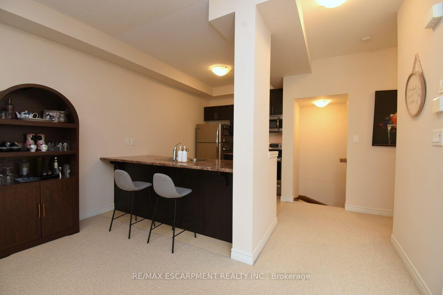Photo 17 of Unit 43, 201 Westbank Trail, Hamilton, Stoney Creek Mountain — HOMEH