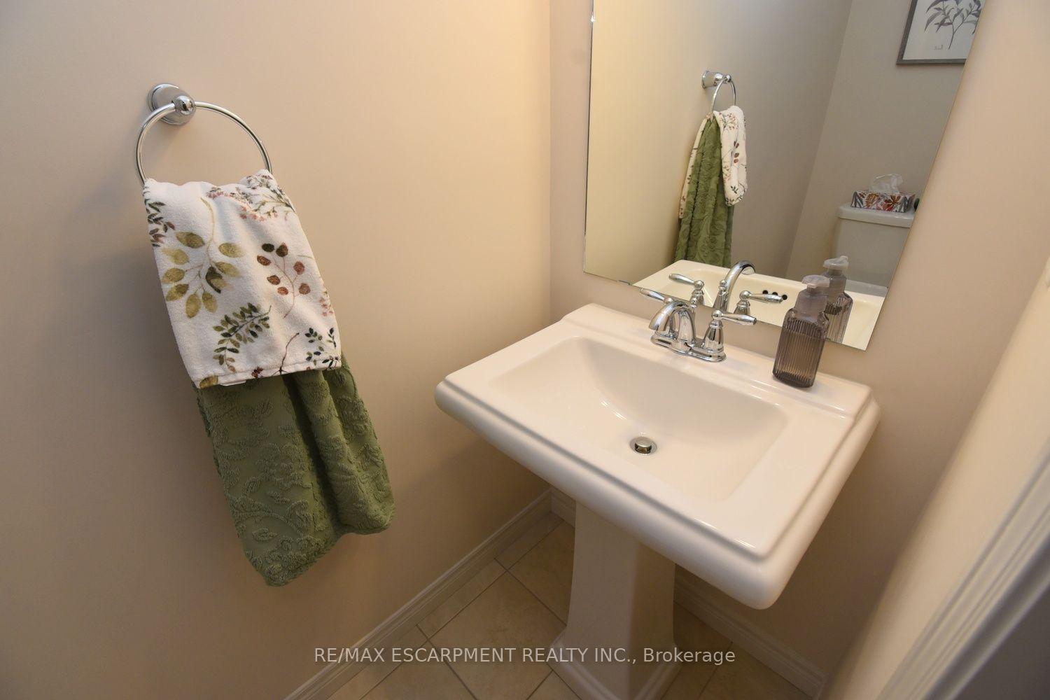 Photo 19 of Unit 43, 201 Westbank Trail, Hamilton, Stoney Creek Mountain — HOMEH