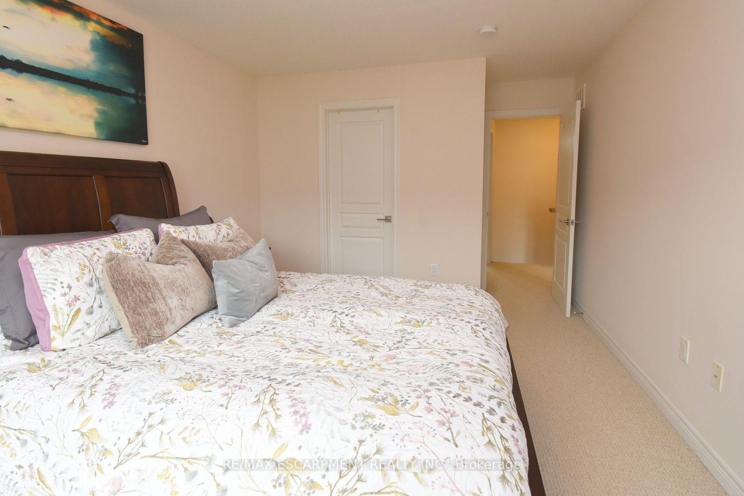 Photo 23 of Unit 43, 201 Westbank Trail, Hamilton, Stoney Creek Mountain — HOMEH