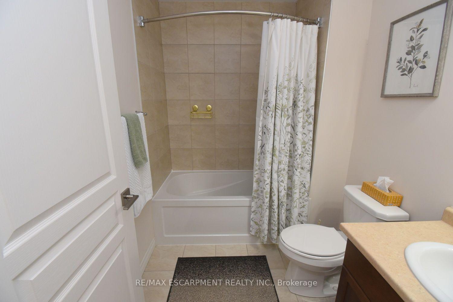 Photo 27 of Unit 43, 201 Westbank Trail, Hamilton, Stoney Creek Mountain — HOMEH