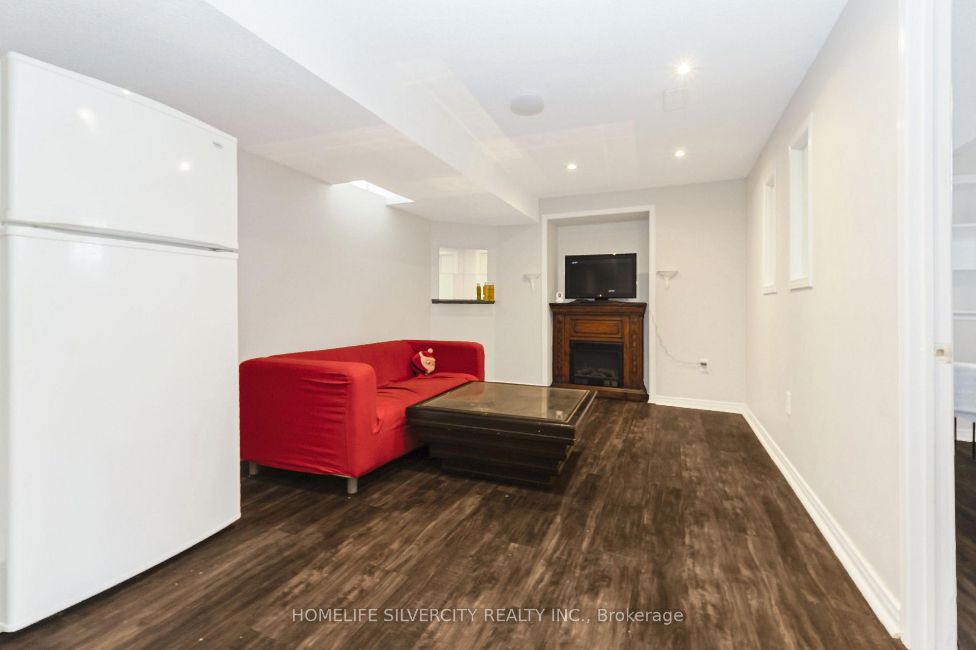 Photo 11 of 6 Aria Lane, Brampton, Bramalea North Industrial — HOMEH