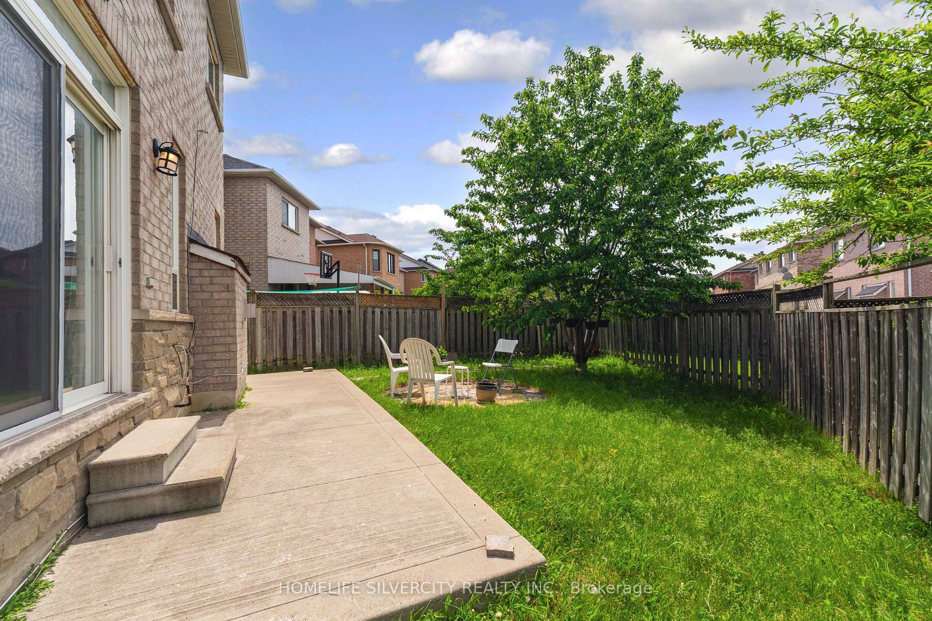 Photo 14 of 6 Aria Lane, Brampton, Bramalea North Industrial — HOMEH