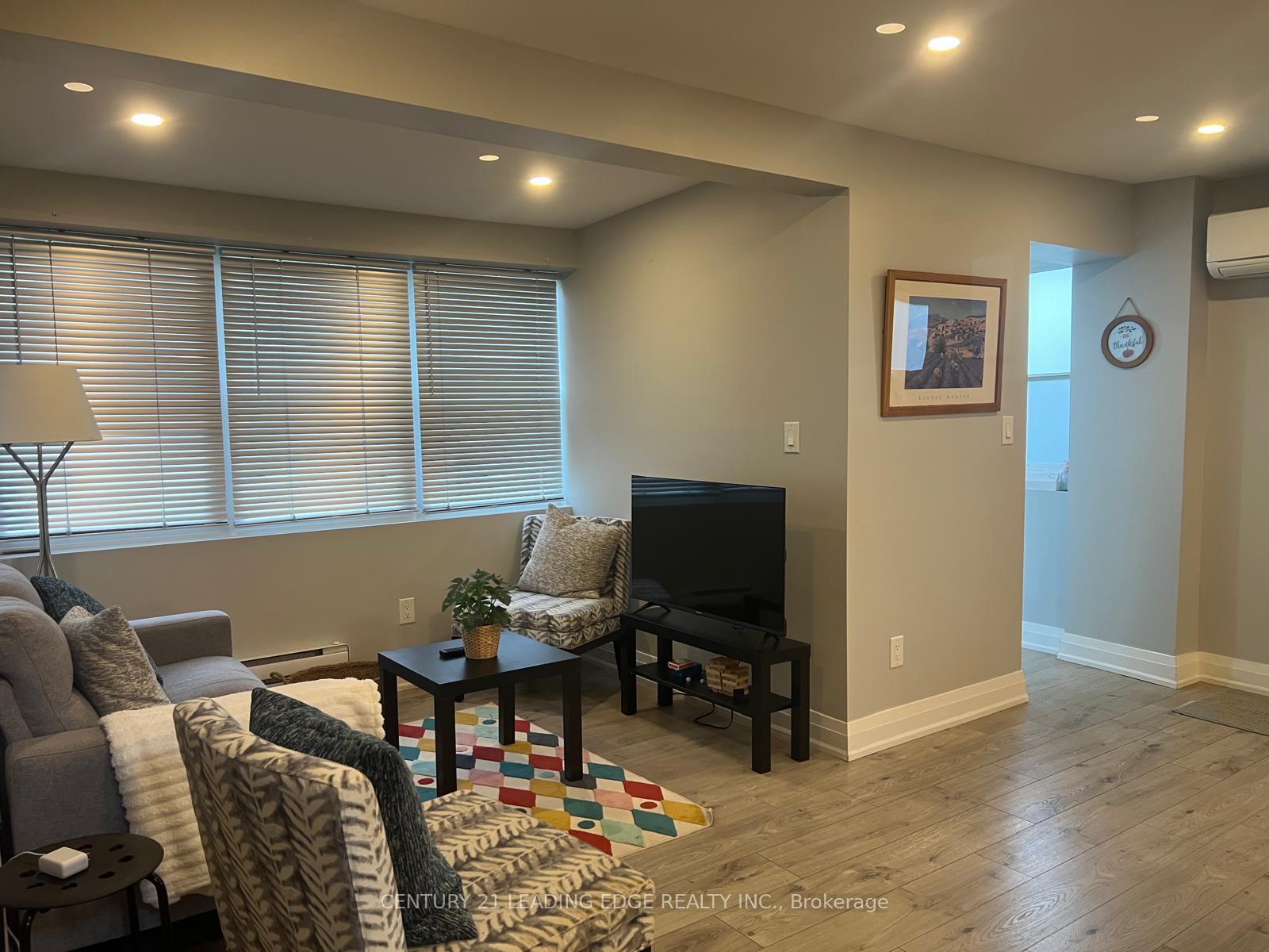 Photo 4 of 15 Westbrook Avenue, Toronto, Woodbine-Lumsden — HOMEH