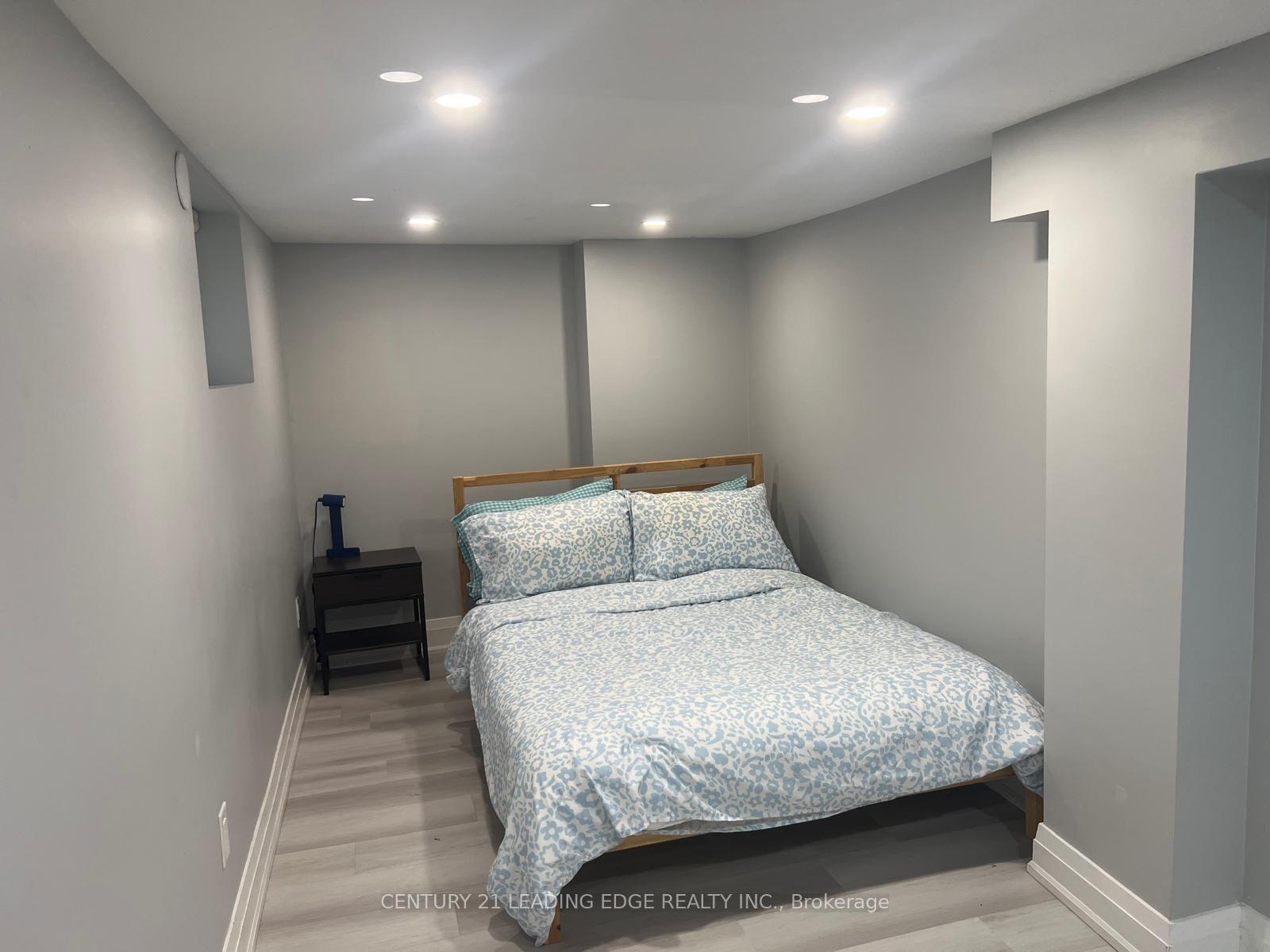 Photo 18 of 15 Westbrook Avenue, Toronto, Woodbine-Lumsden — HOMEH