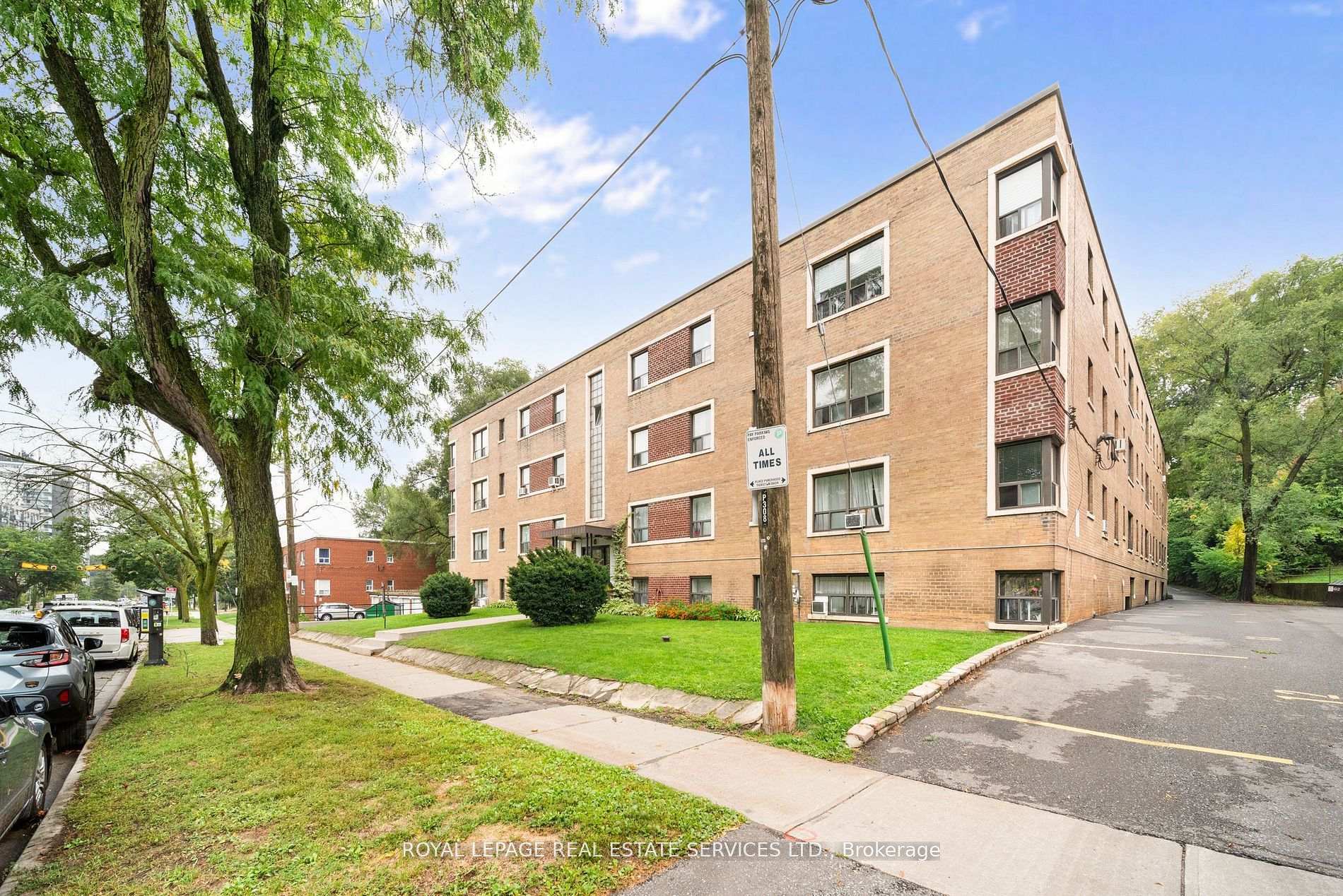 Photo 5 of Unit 110, 308 The Kingsway, Etobicoke, Edenbridge-Humber Valley — HOMEH