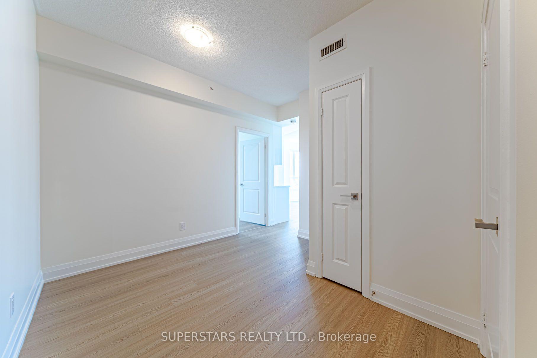 Photo 17 of Unit 1626, 7161 Yonge Street, Markham, Thornhill — HOMEH