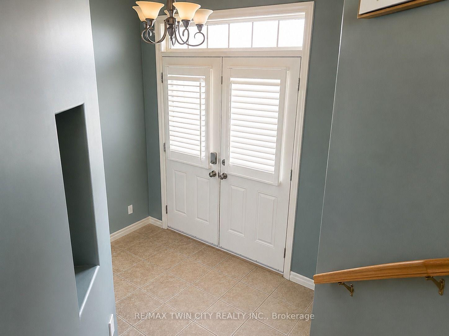 Photo 3 of 72 Newcastle Drive, Kitchener, Huron Park — HOMEH