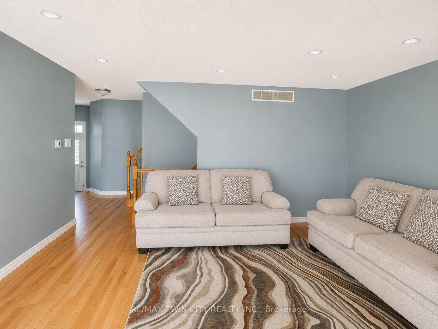 Photo 4 of 72 Newcastle Drive, Kitchener, Huron Park — HOMEH