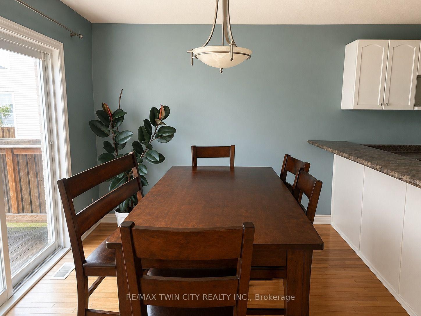 Photo 10 of 72 Newcastle Drive, Kitchener, Huron Park — HOMEH